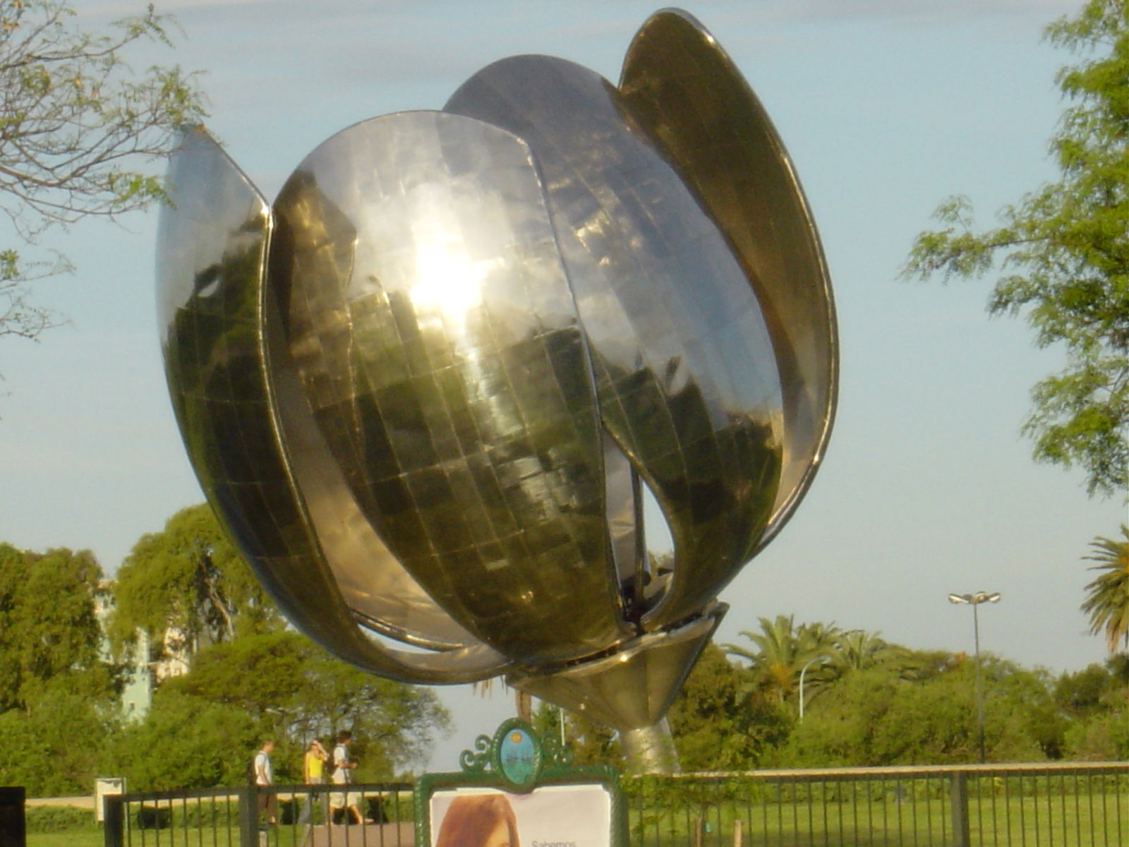 Floralis Genérica, por Almudena