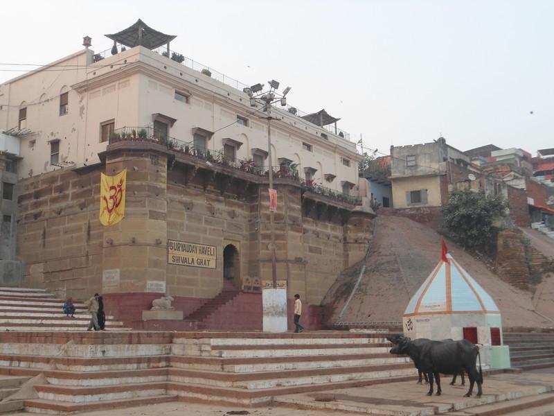 Shivala ghat et Suryauday haveli, por Marie & Matt