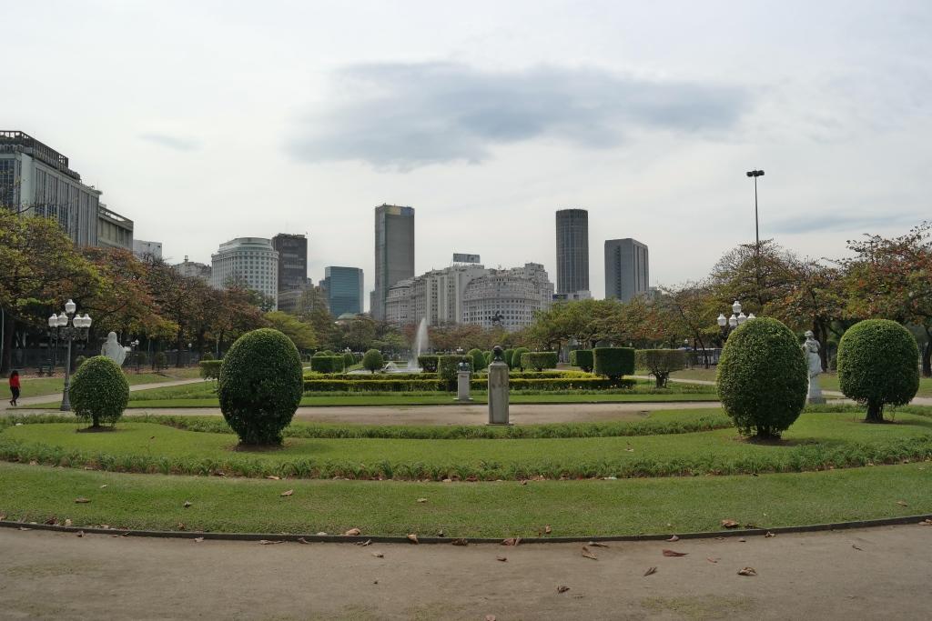 Plaza París, por Leo Araújo