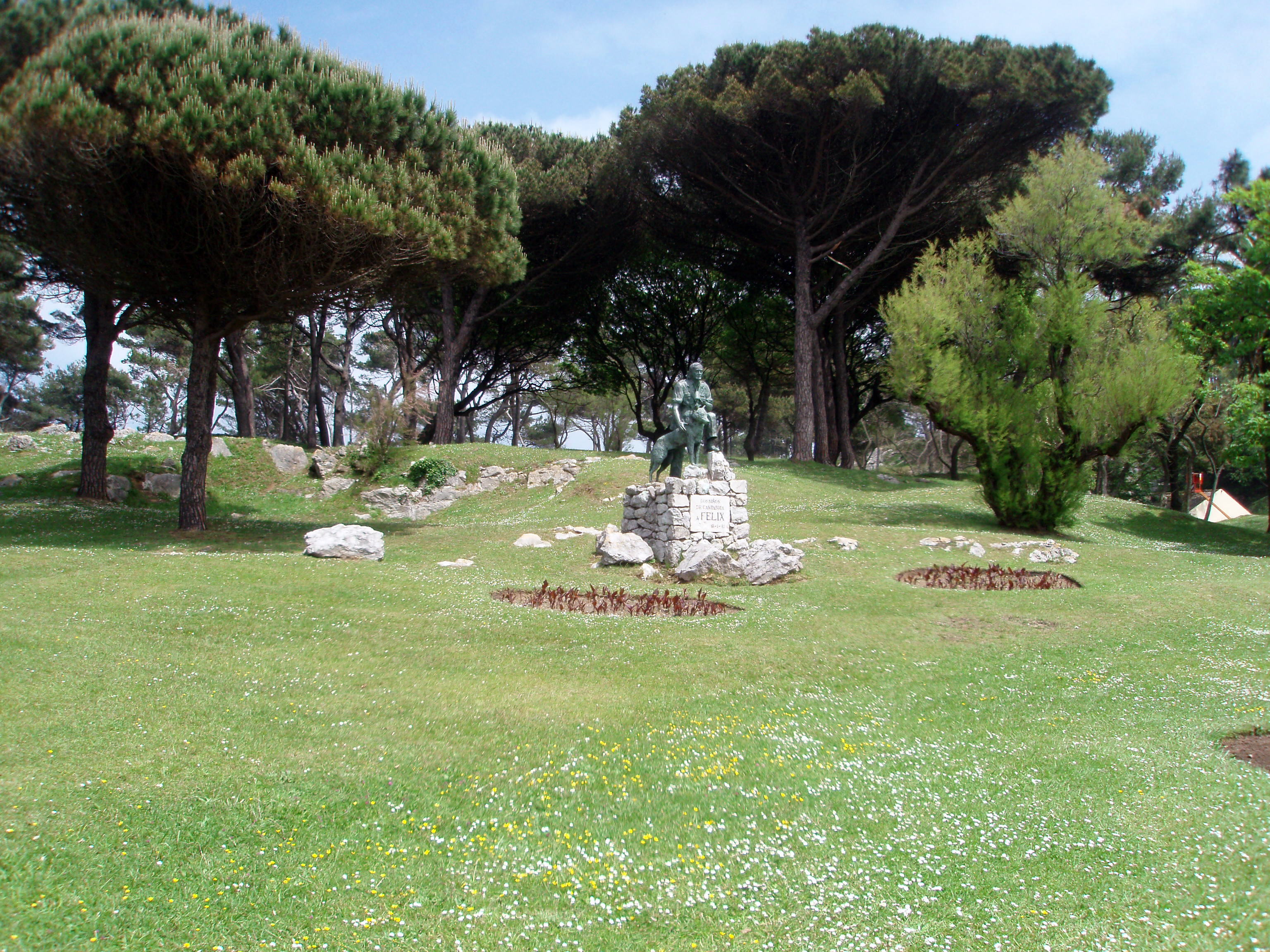 Monumento a Félix Rodriguez de la Fuente, por Joxu
