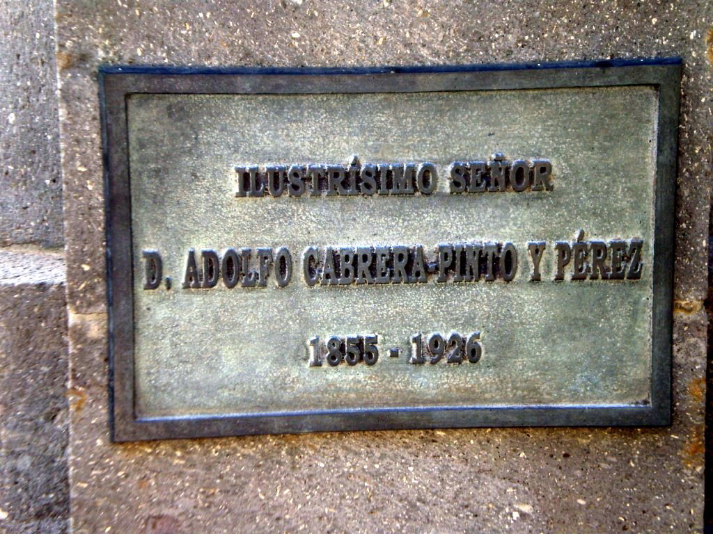 Monumento a Adolfo Cabrera Pinto, por Lala