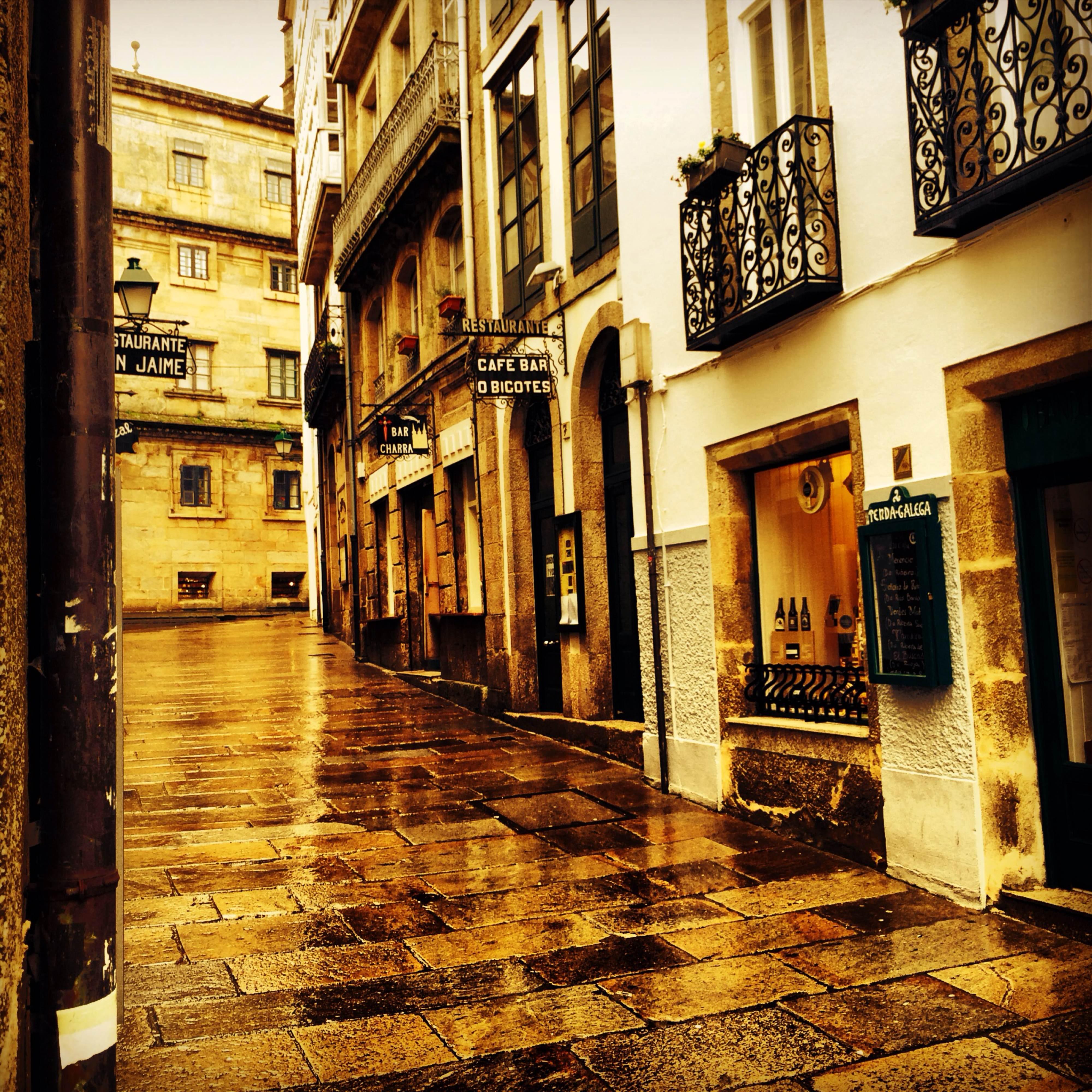 Calles en Santiago de Compostela que cuentan historias fascinantes