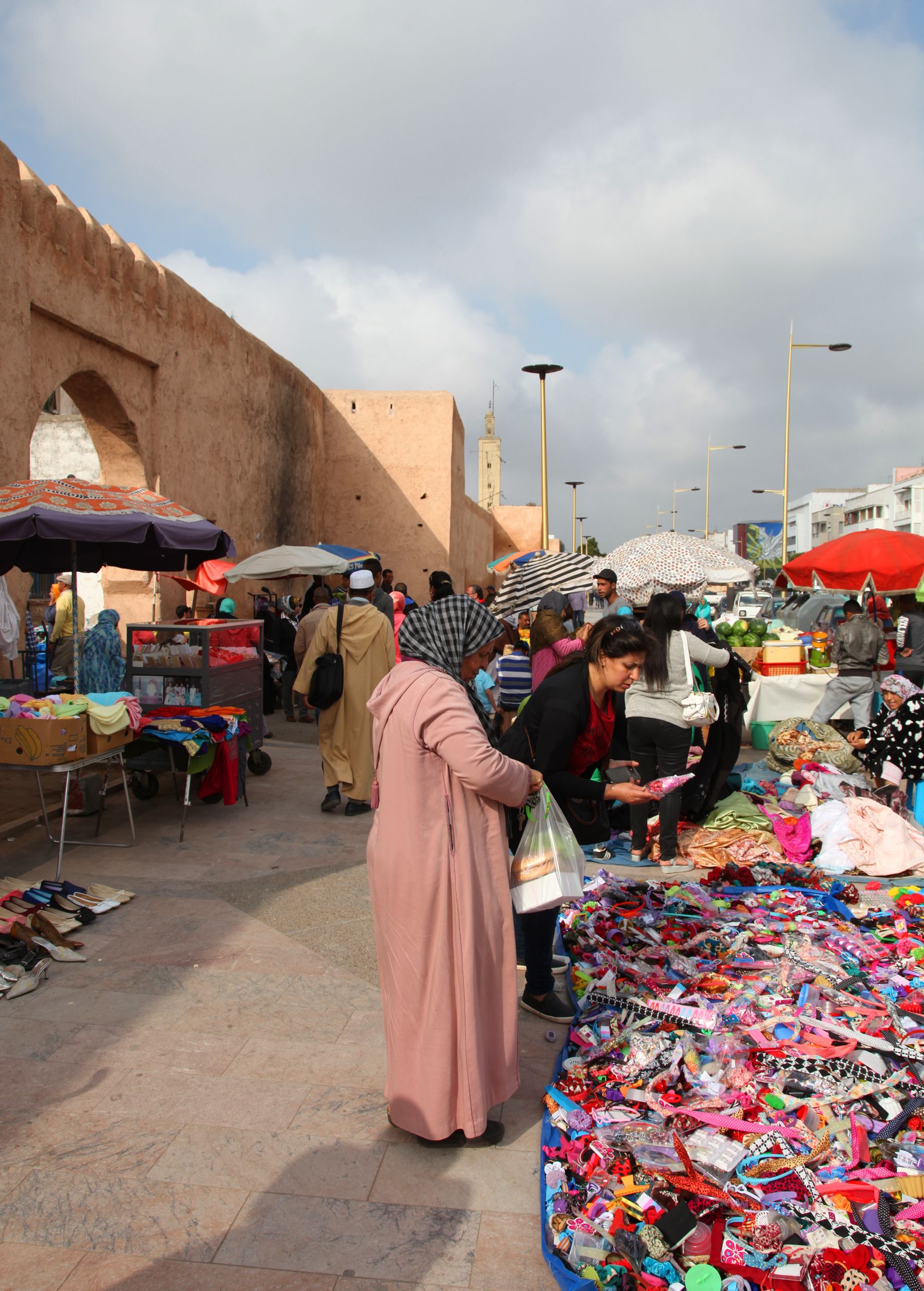 Marché des Remparts, por GERARD DECQ