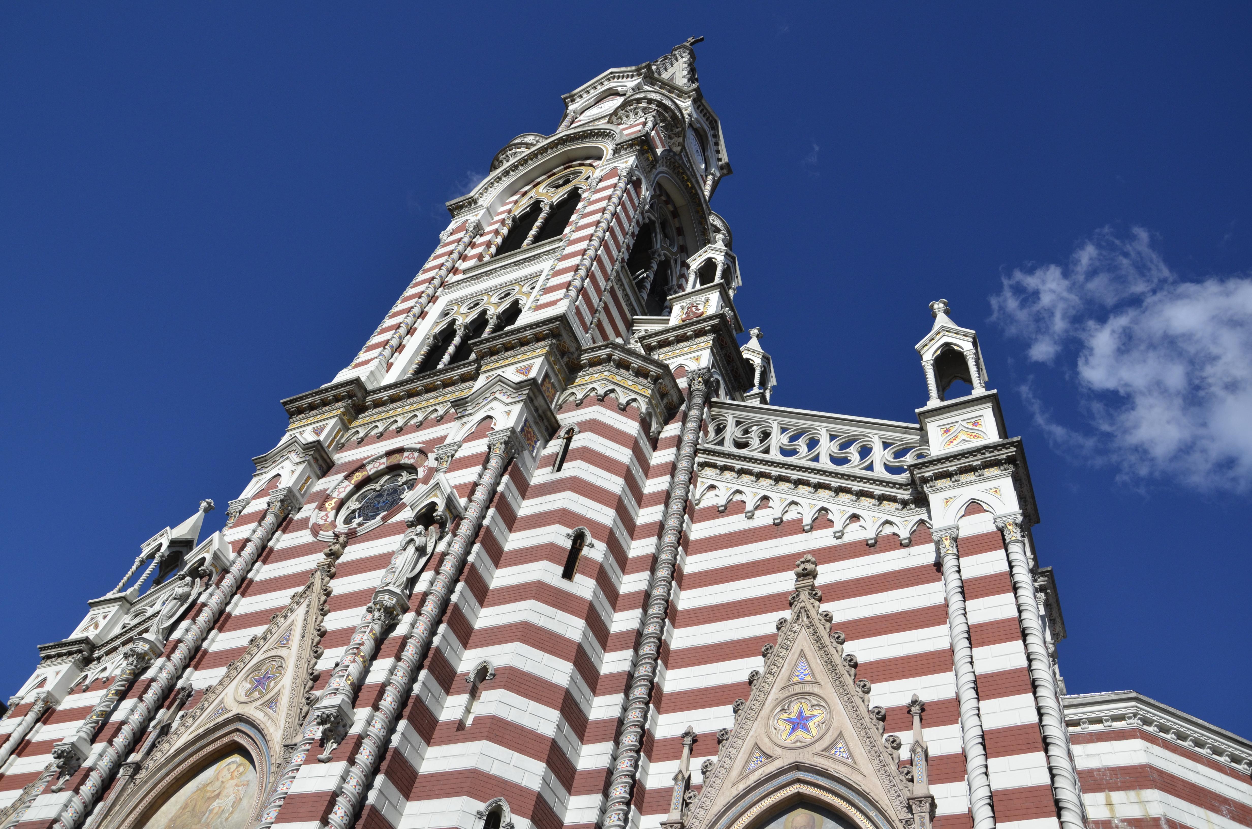 Santuario Nuestra Señora del Carmen, por Bogot A Pass