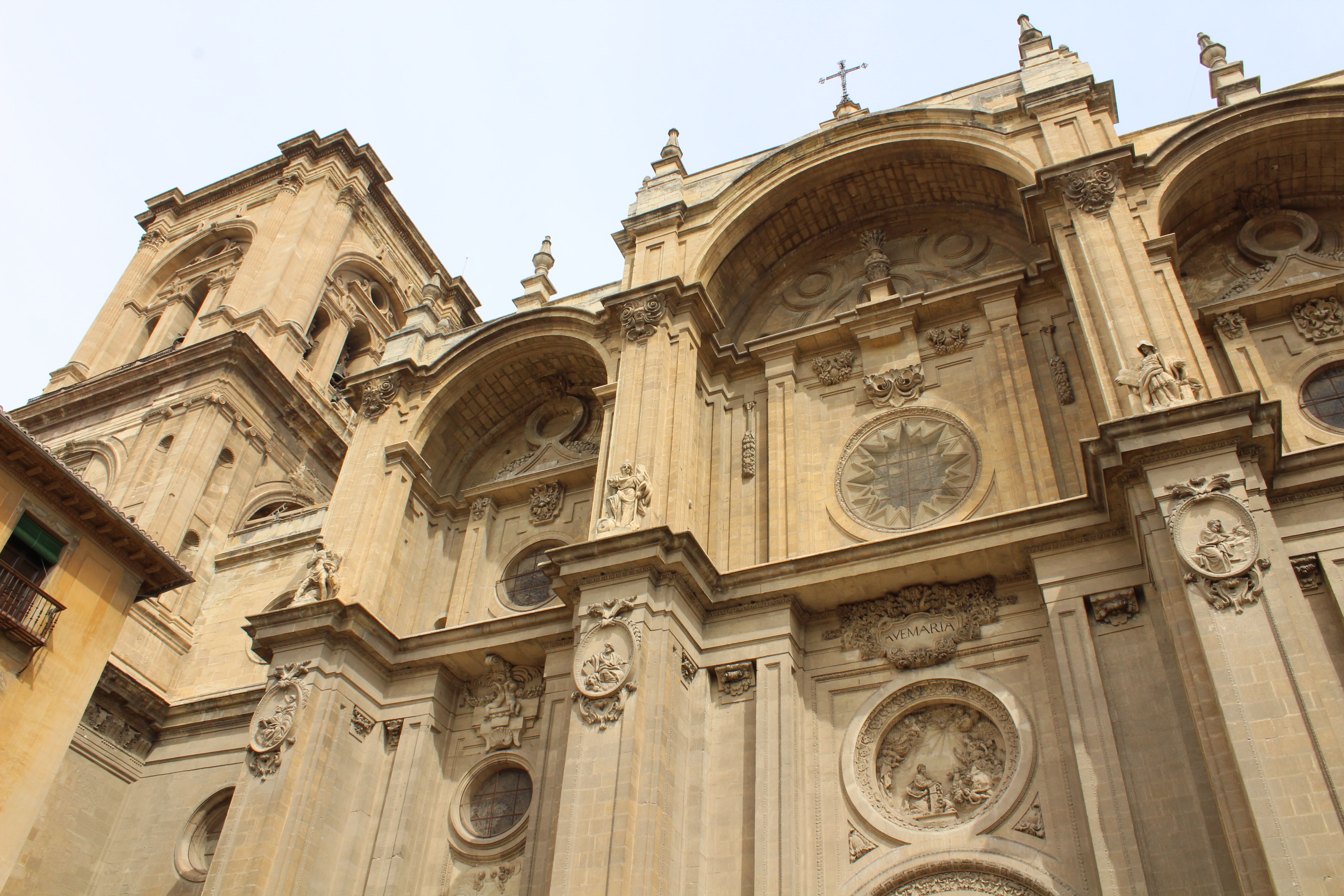 Catedrales en Granada: un viaje a la fe y la belleza arquitectónica