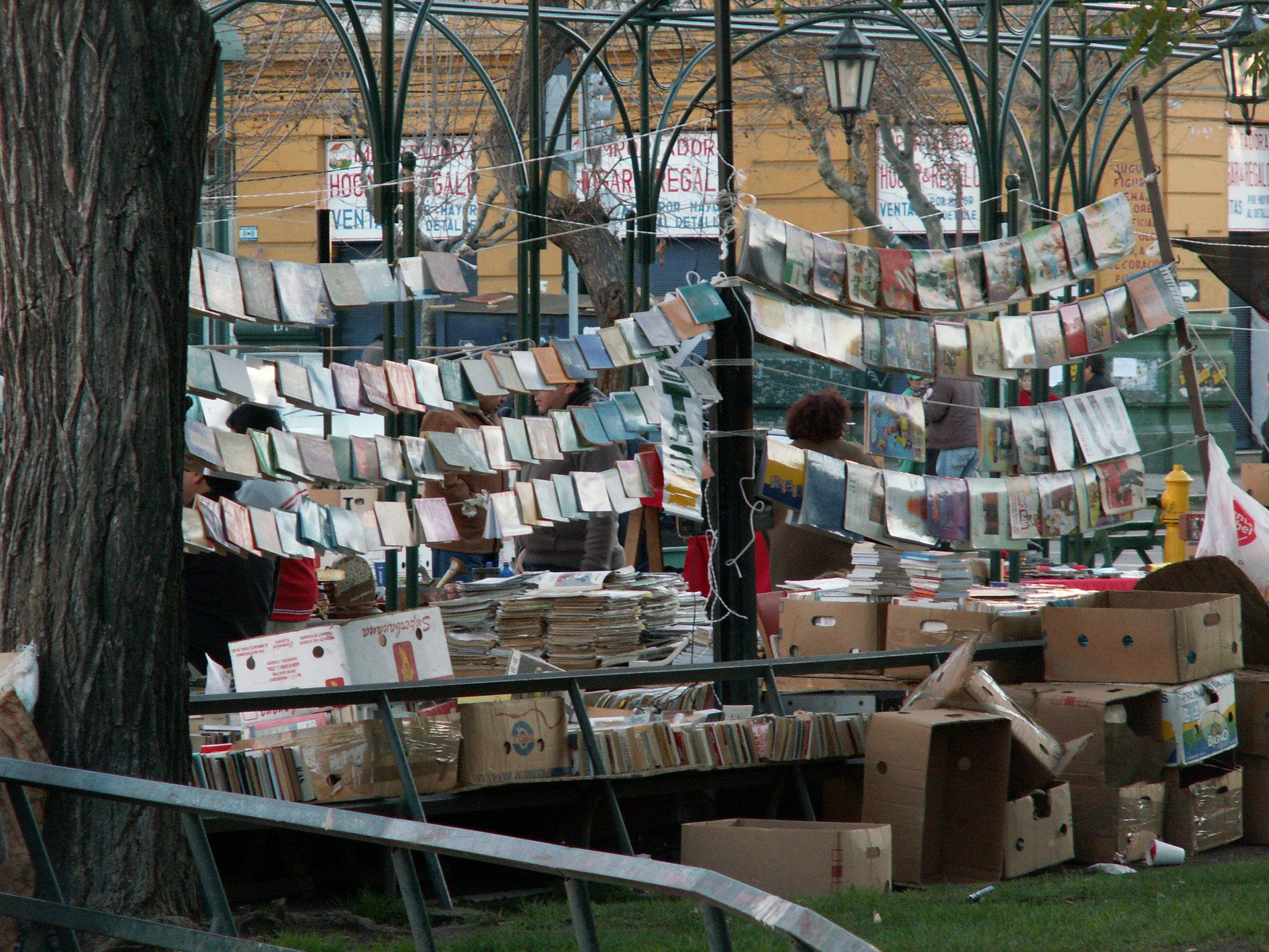 Feria de las antiguedades plaza O'Higgins, por Marine Castell