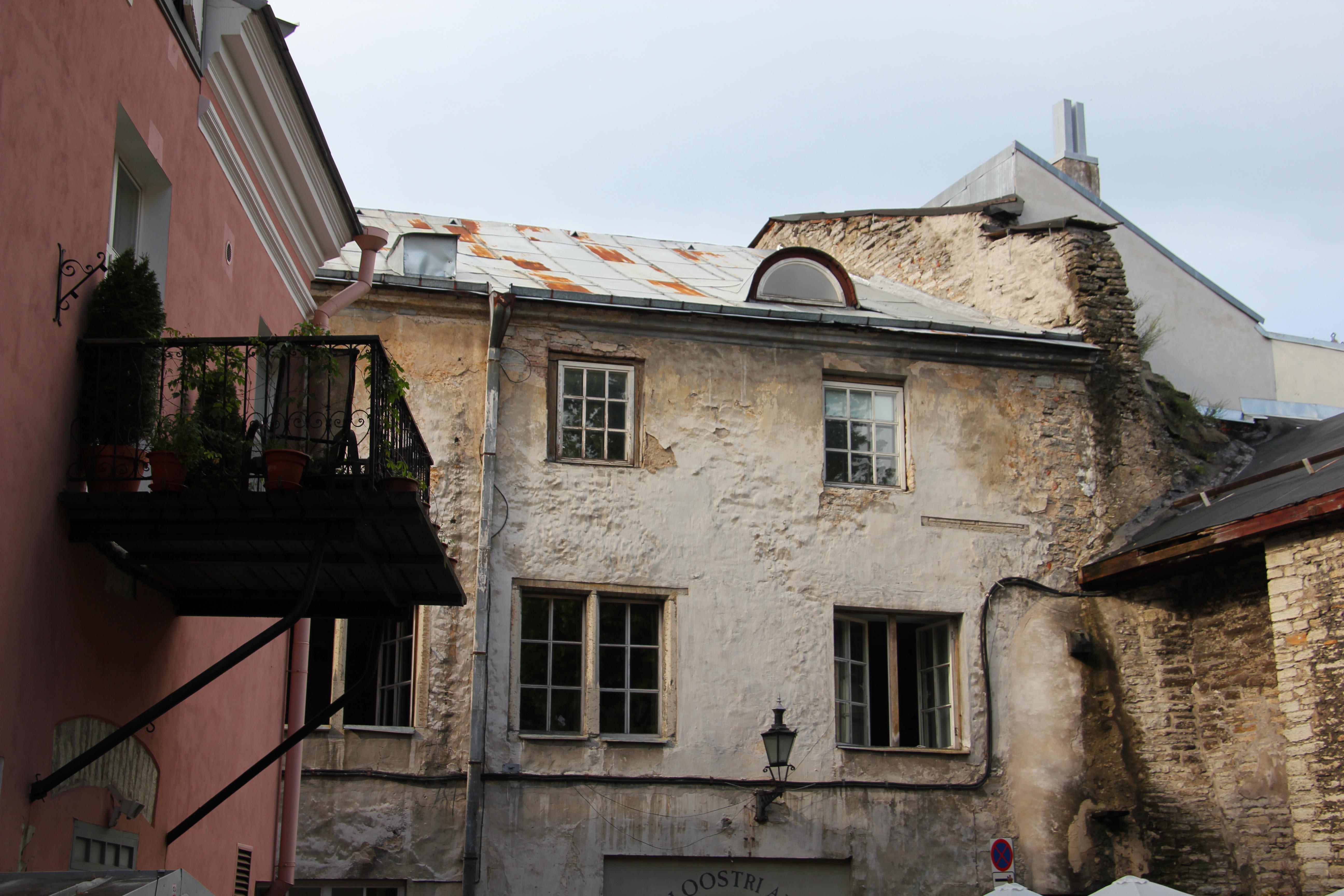 Calles en Tallinn donde la historia y la modernidad se encuentran