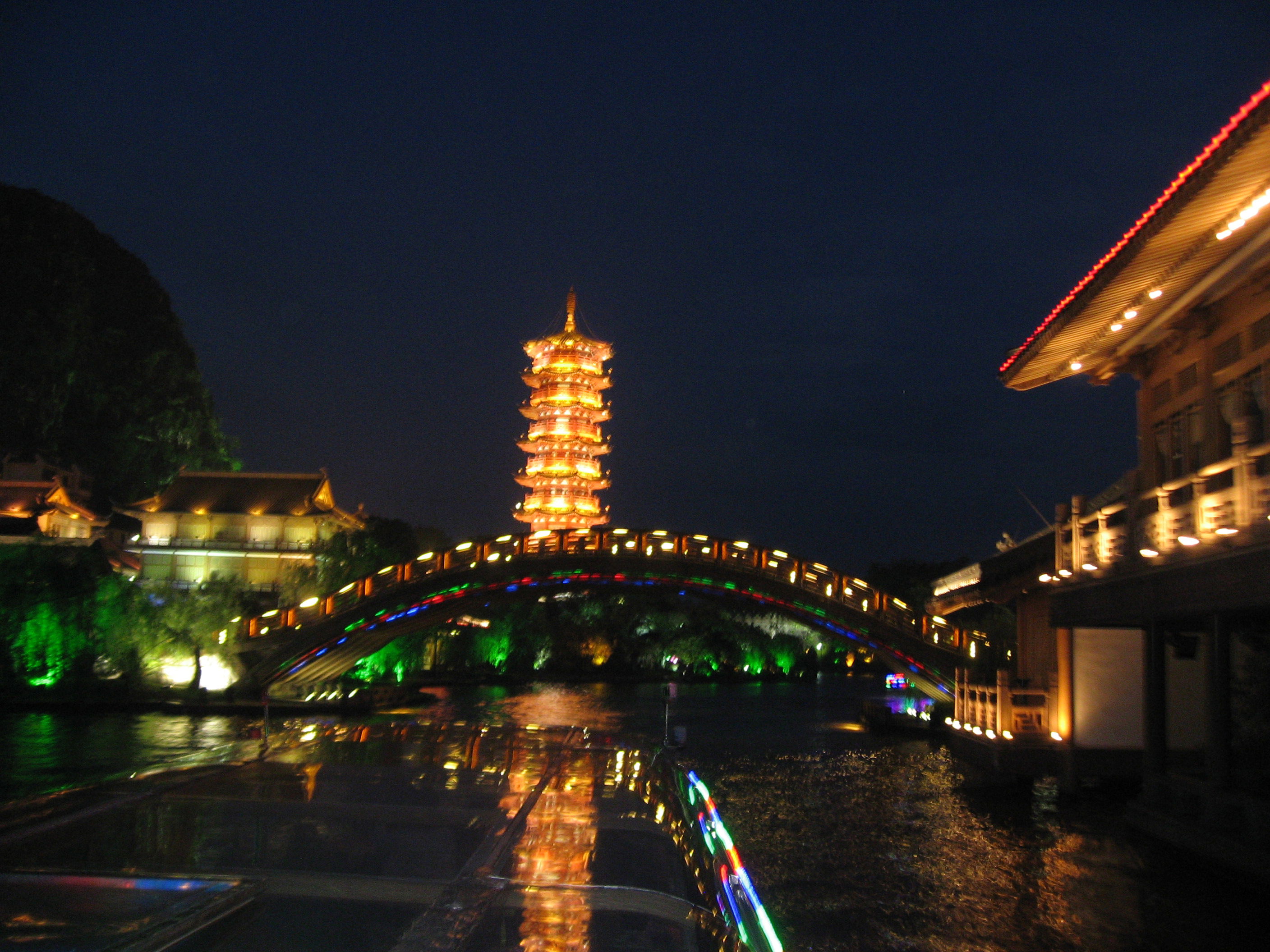 Paseo en barco por Guilin, por Elenahispalis