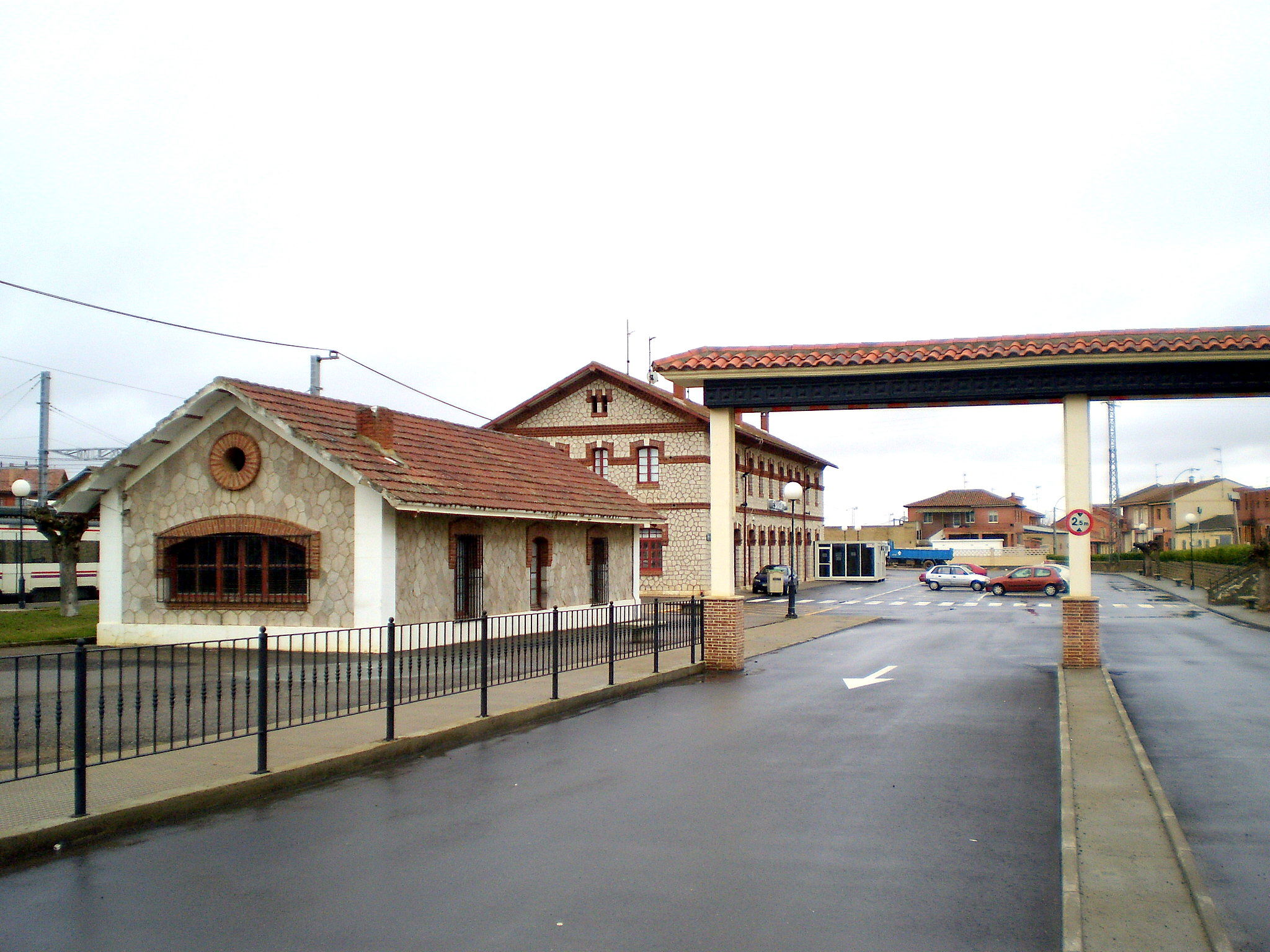 Estación de Tren de Sahagún - Renfe, por Lala