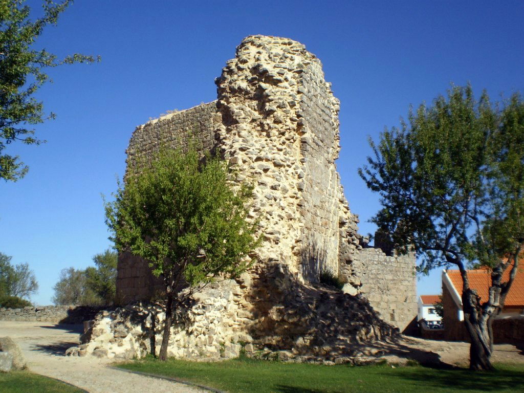 Ruinas del Castillo y Alcazaba, por Lala
