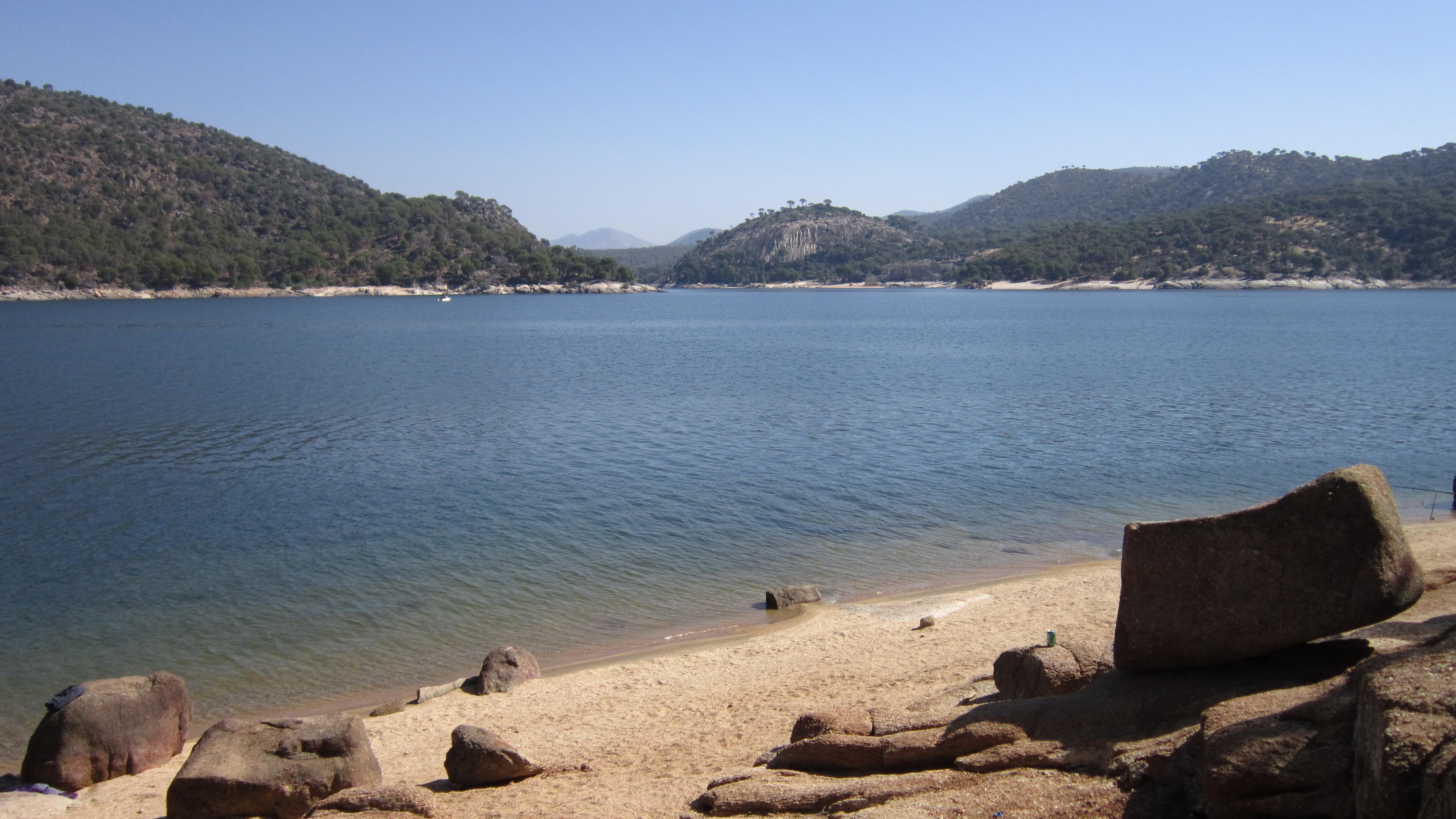 Piscinas naturales cerca de Madrid: las playas de la capital