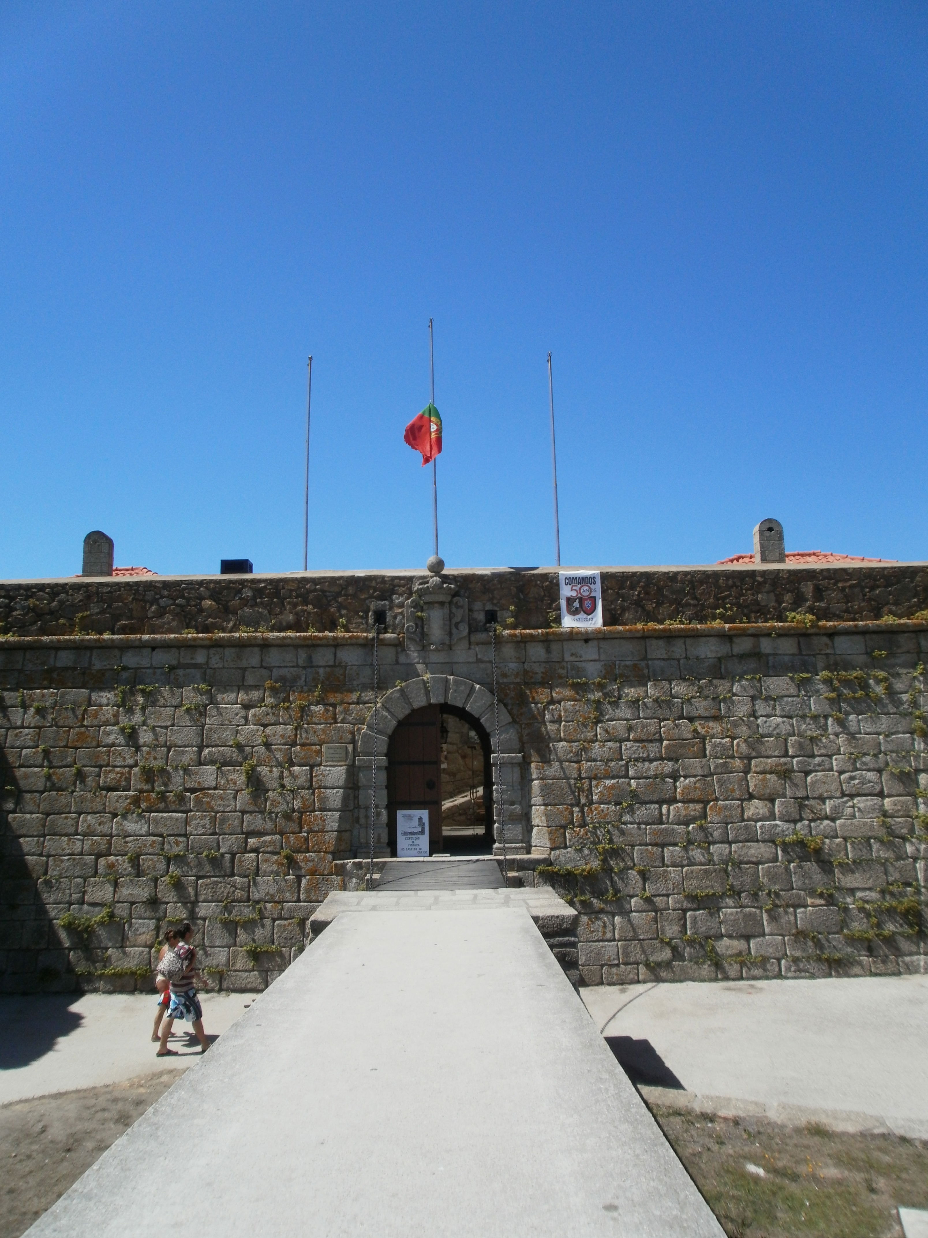 Castillo de San Francisco Javier o del Queijo, por 2 pekes viajeros 