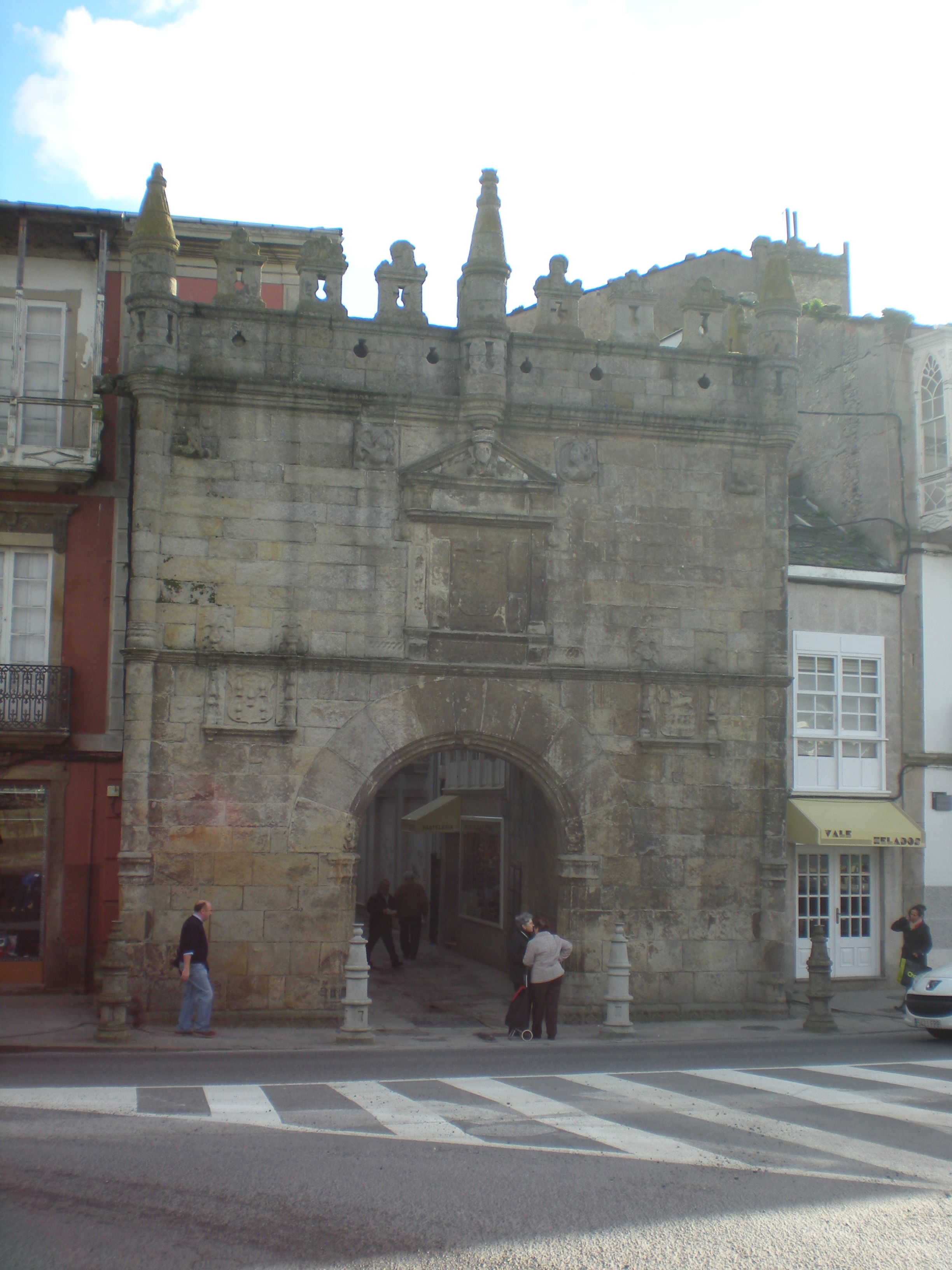 Puerta de Carlos V (o del Castillo del Puente), por nihonmonamour