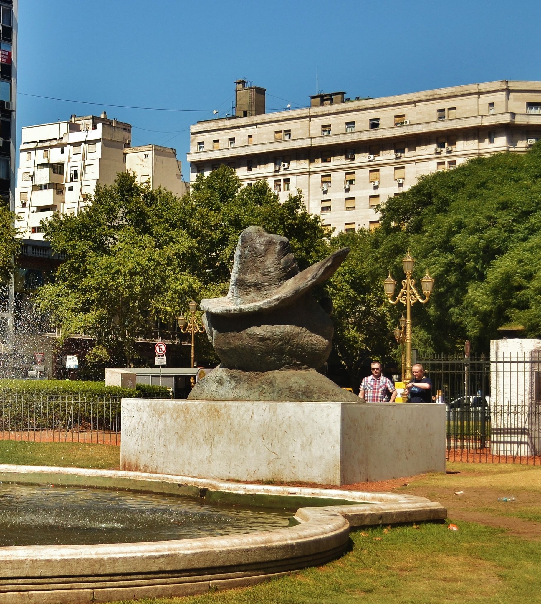 Monumento a Alfredo Palacios, por Rafael Henrique Meireles