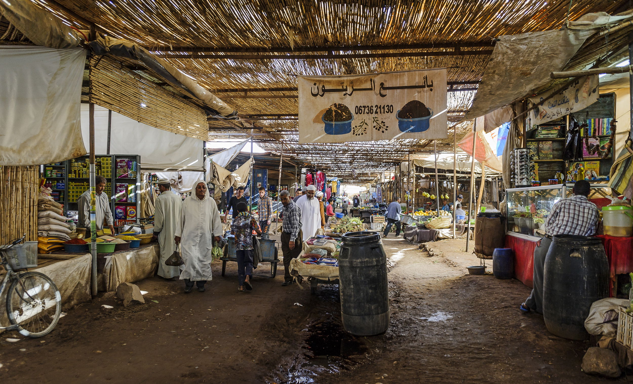 Compras en Meknes-Tafilalet: descubre mercados y tesoros locales