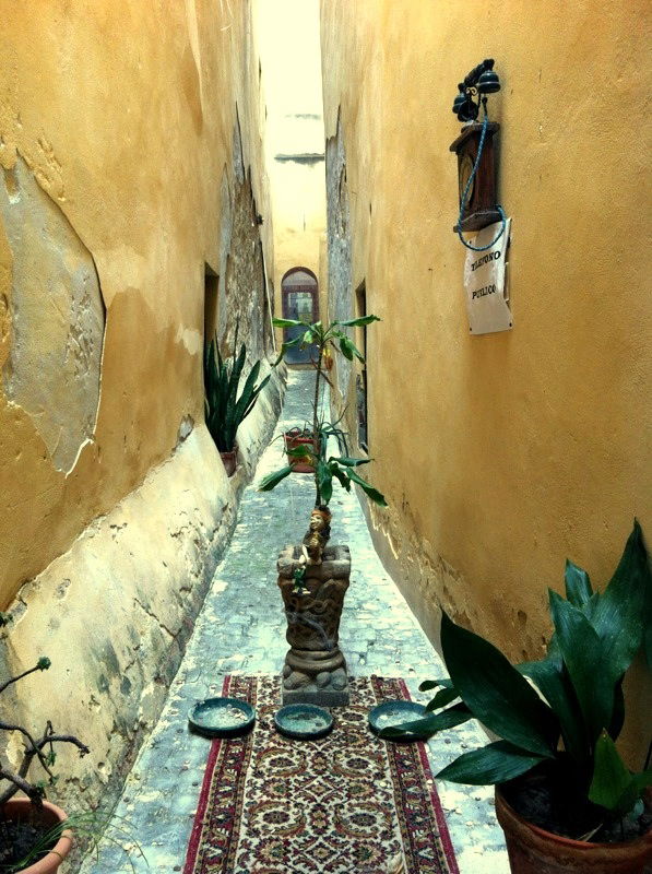 El Callejón Del Duende, por Mery Blanco