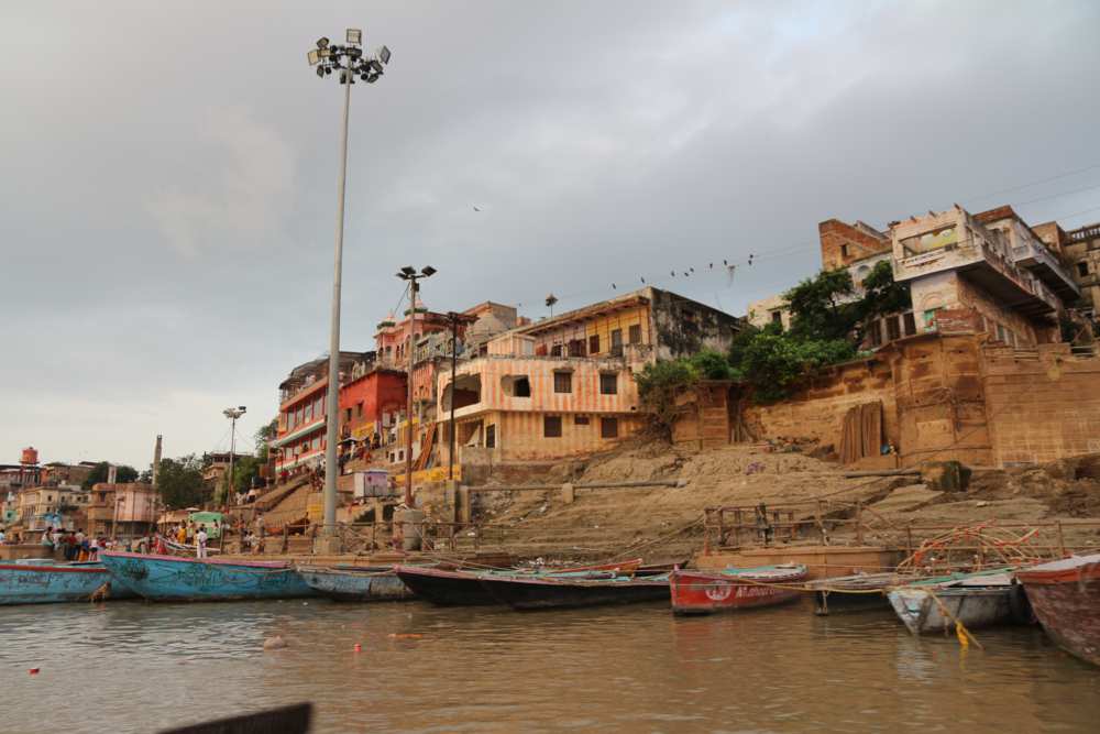 Manasarovara Ghat, por Marilo Marb