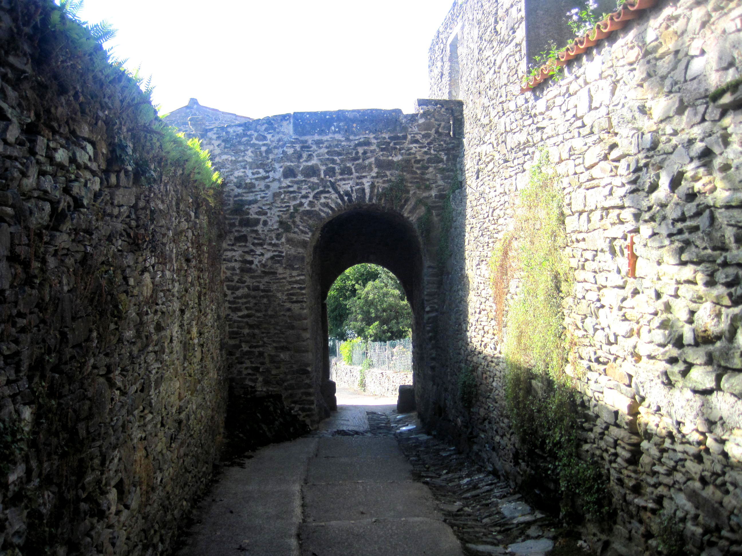 Puerta de la Poterne, por Leo