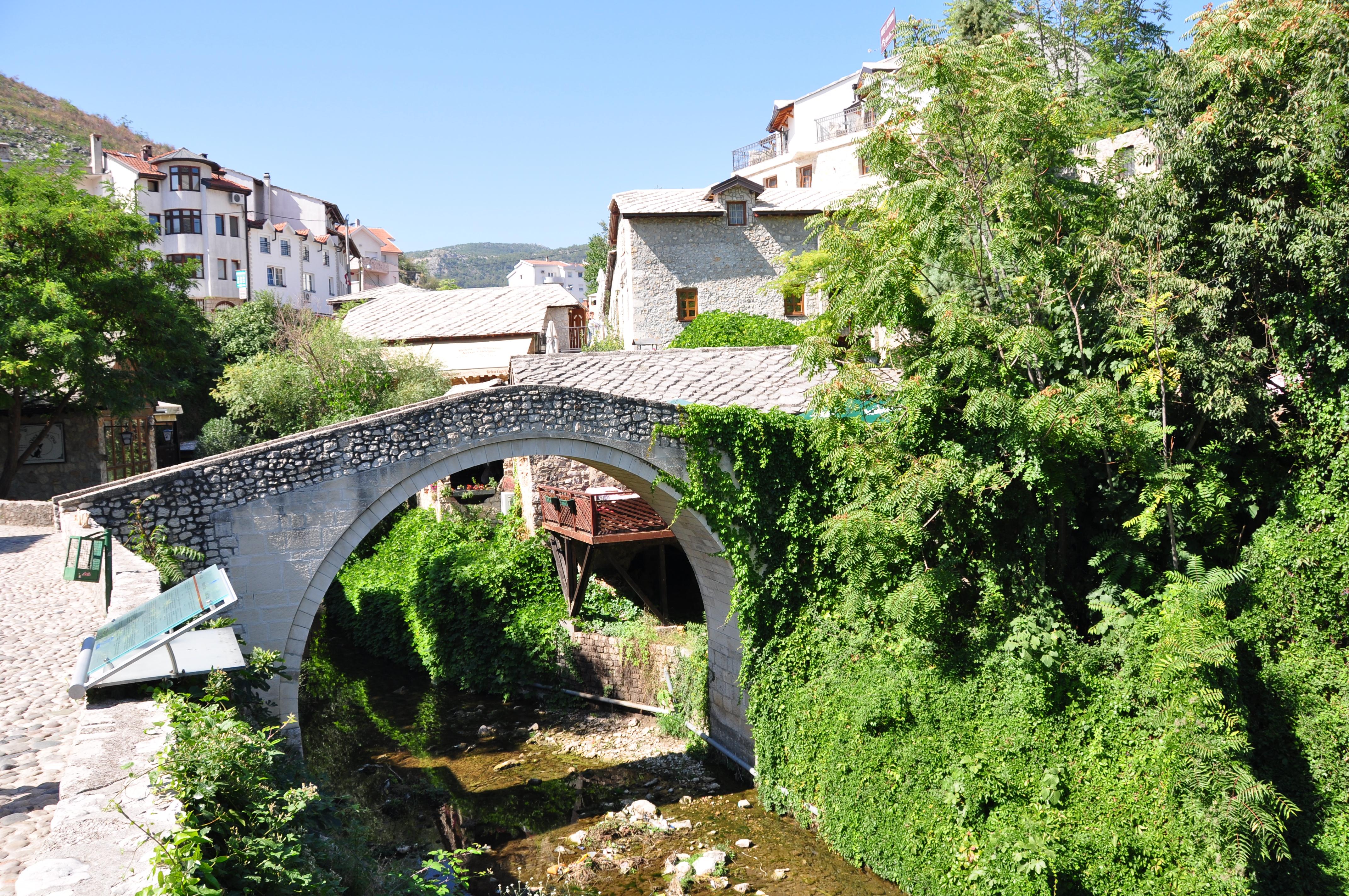 Puente torcido - Kriva Cuprija, por Kris por el mundo