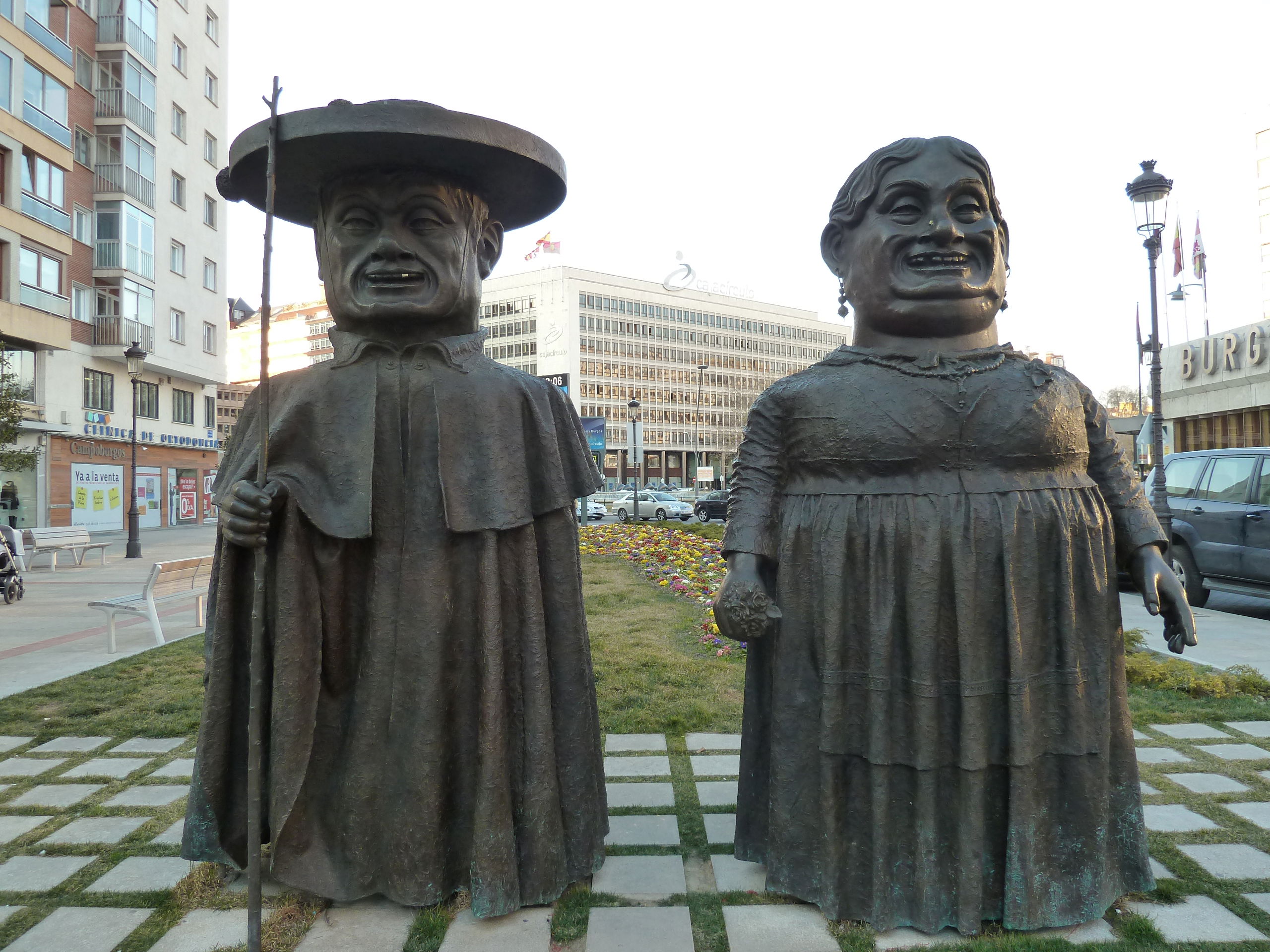 Estatuas en Burgos, por Marina
