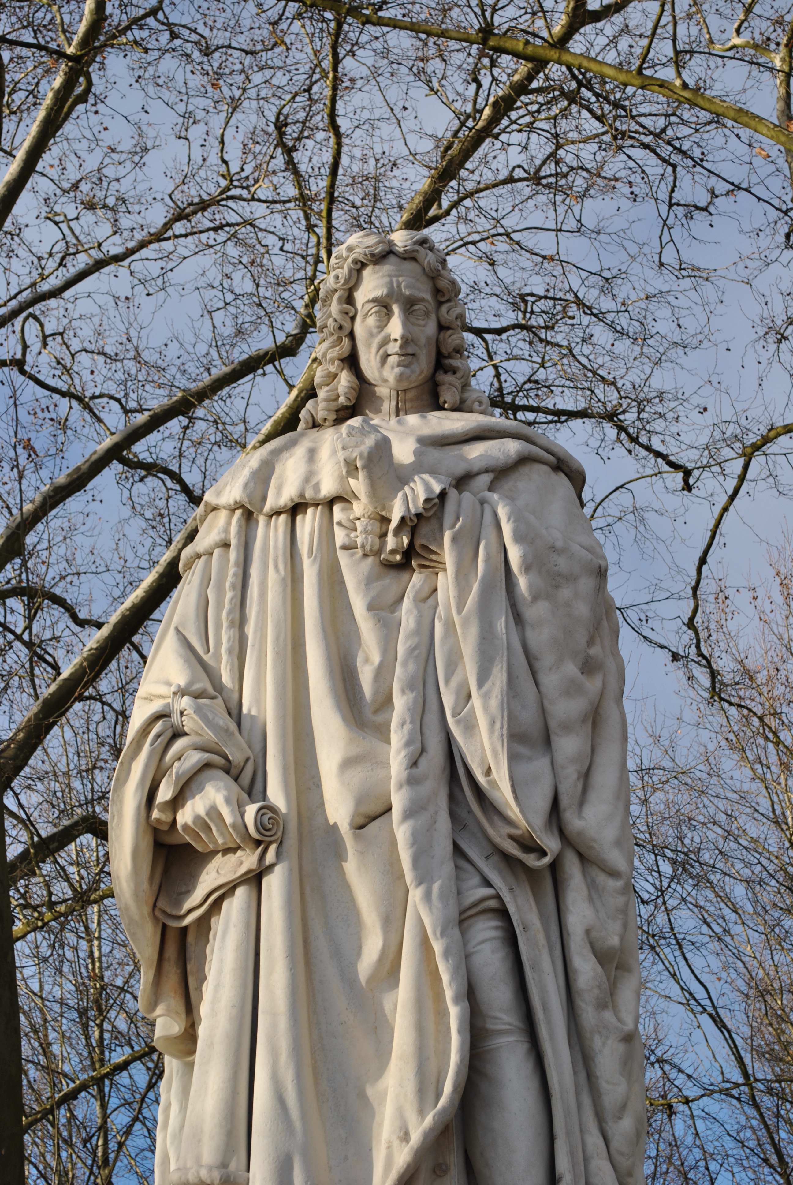 Estatua de Montesquieu, por maeva sorbier
