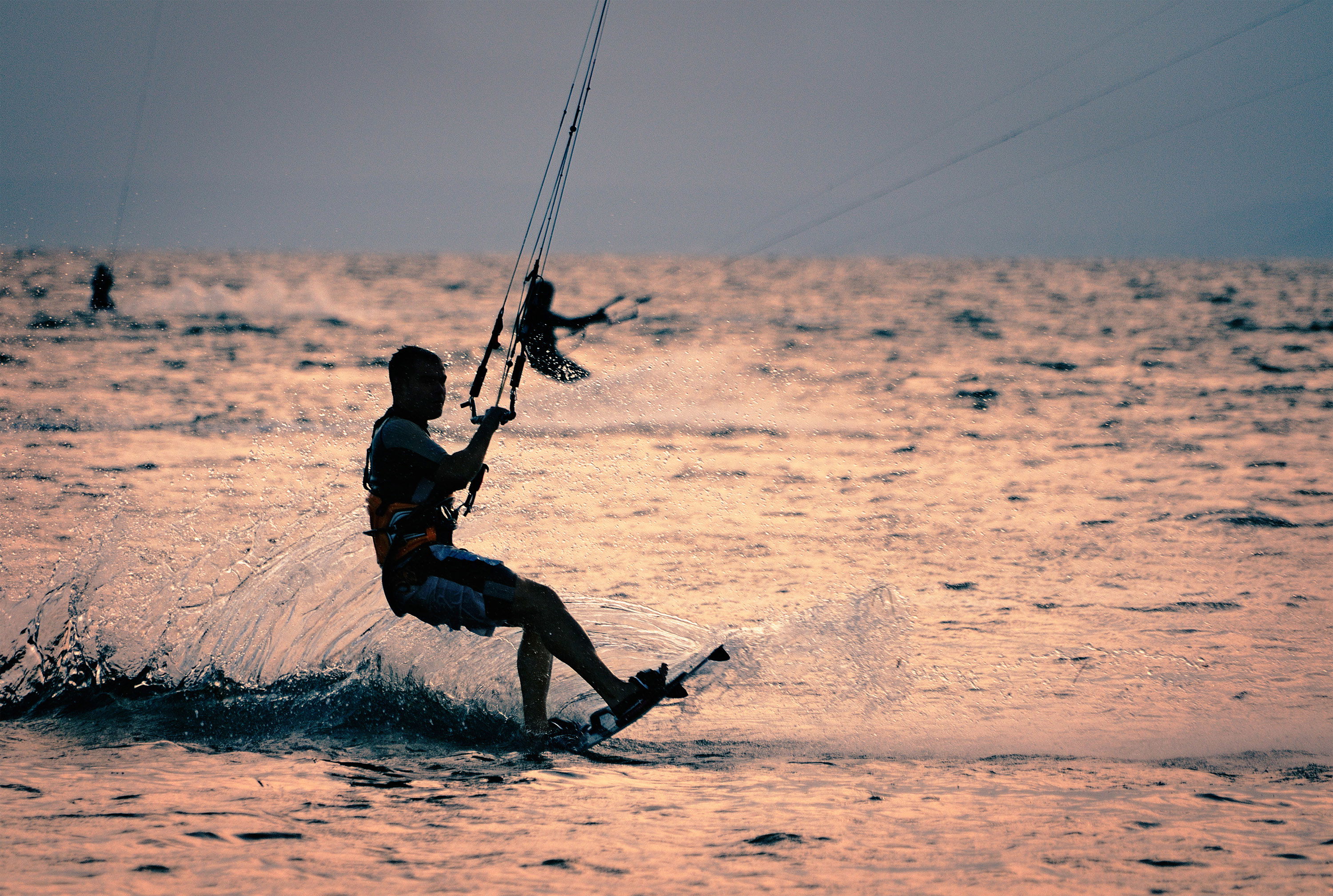 Los mejores spots de kitesurf en Cádiz