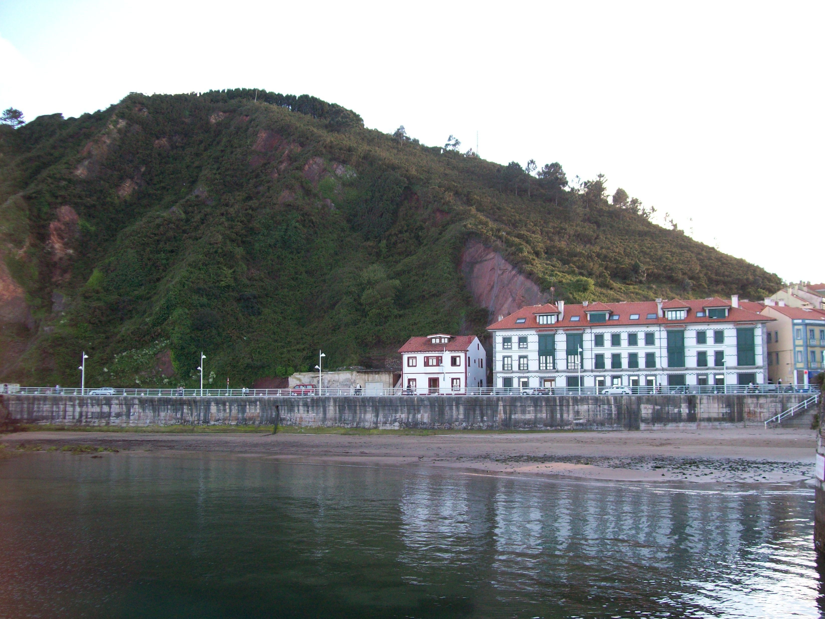 Puerto y Muelle, por CUCA
