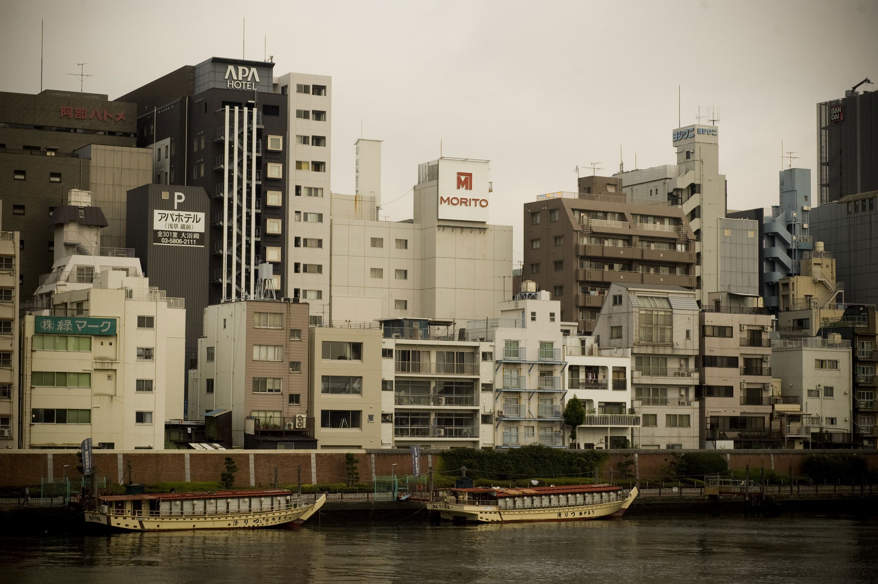 Ribera del río Sumida en Asakusa, por Sebastian Muñoz