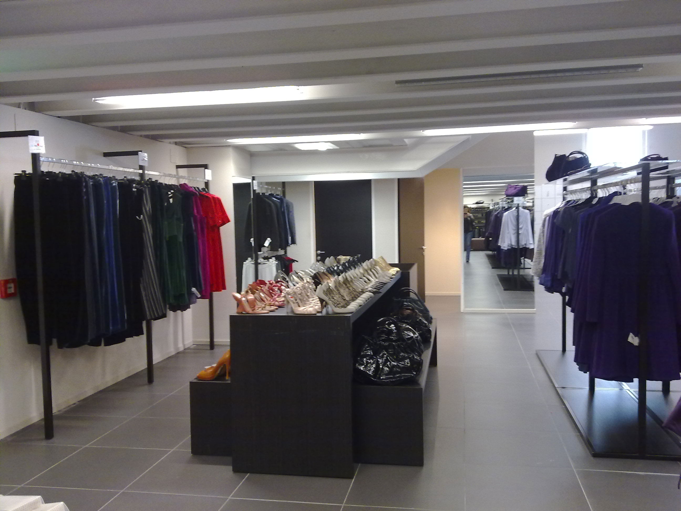 Armani outlet fino outlet mornasco