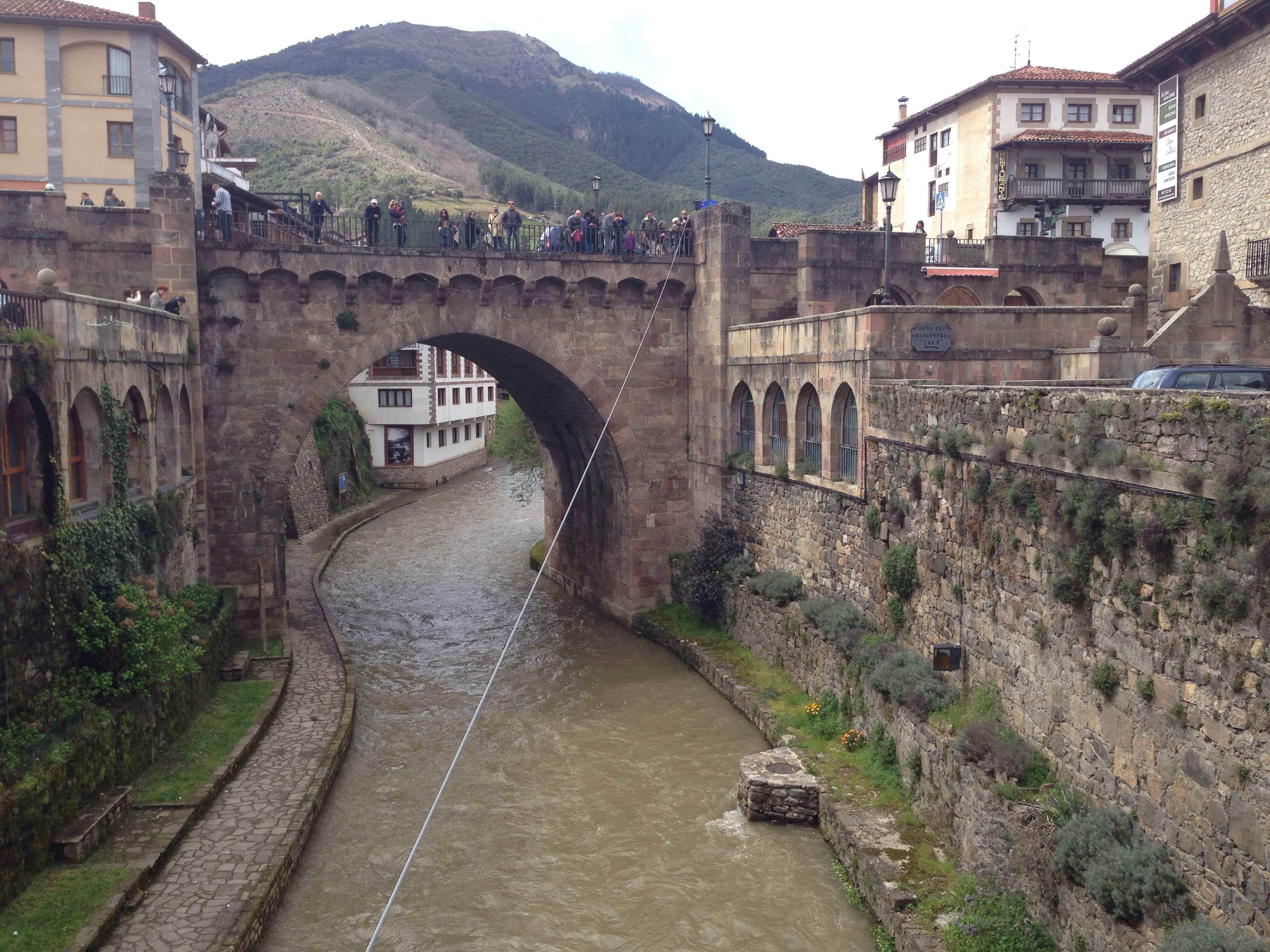 Tirolina Puente de la Cárcel, por raul