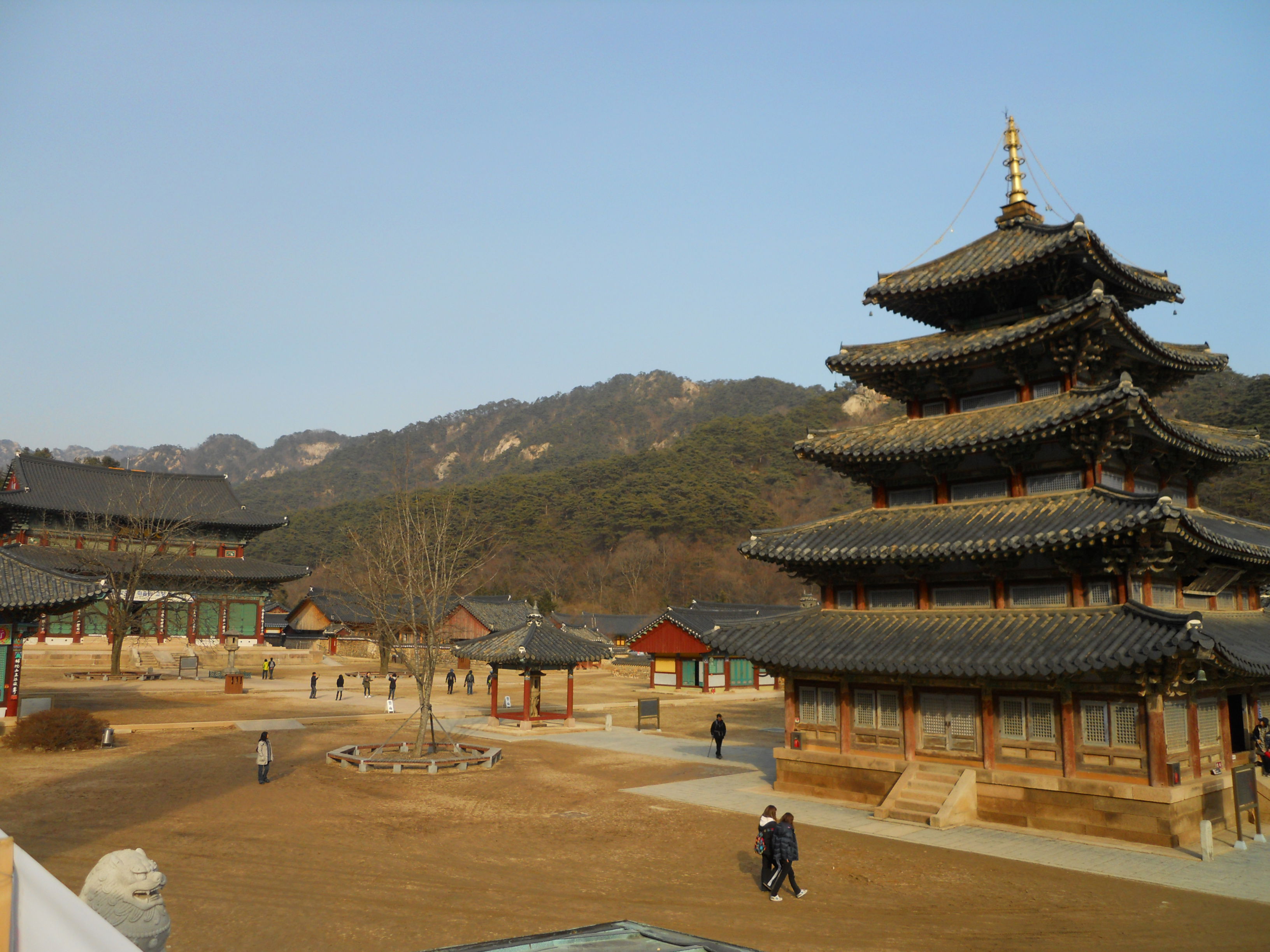 Pagoda Palsangjeon, por Claireee