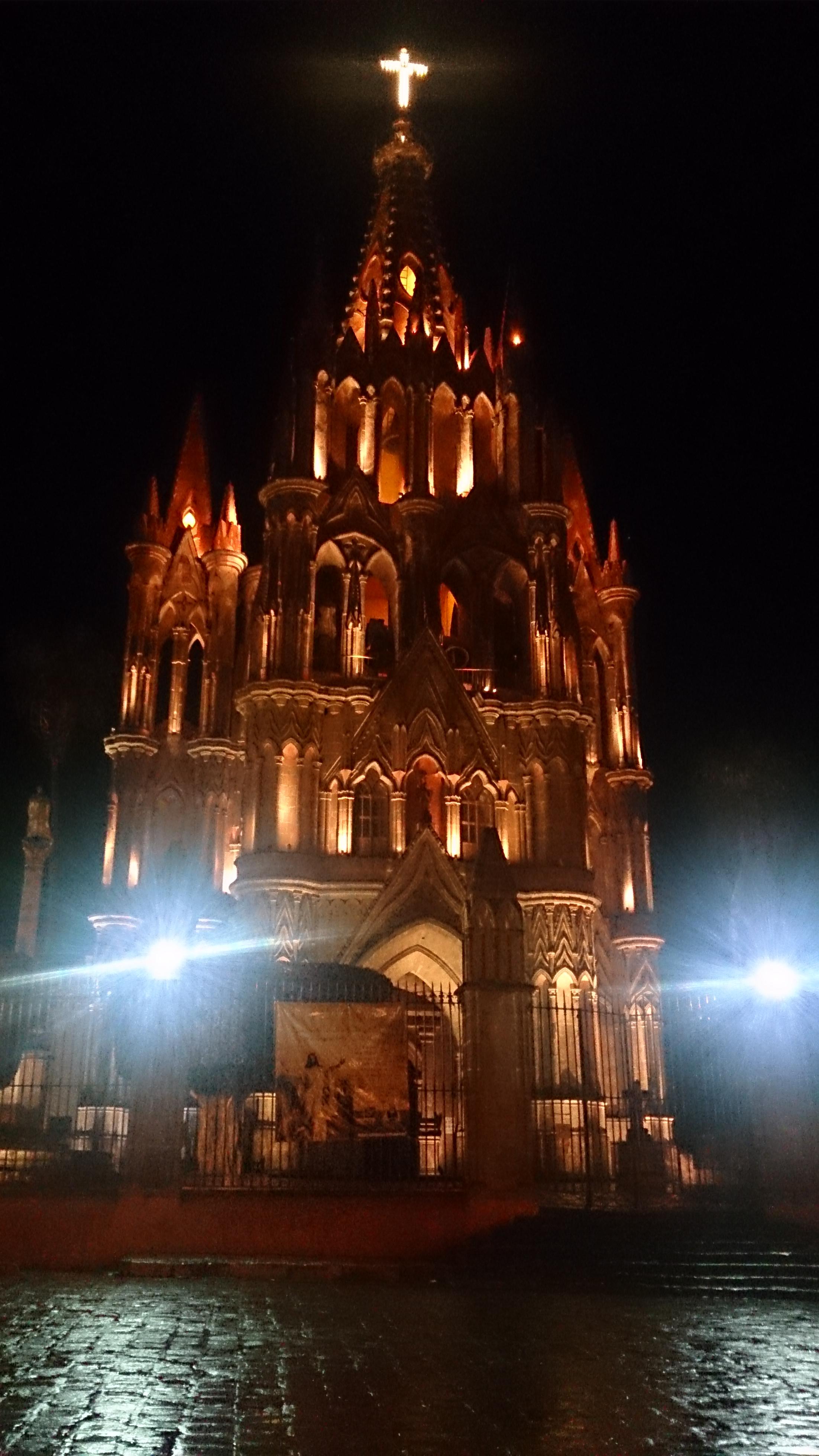 Parroquia de San Miguel de Allende, por Hector Quiroz Moreno