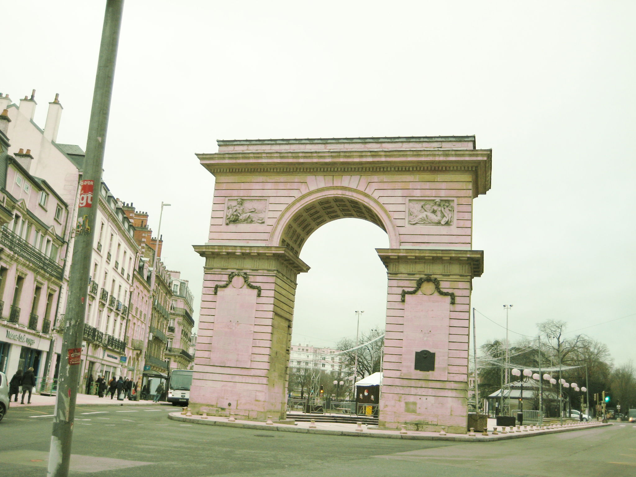 Porte Guillaume, por létii