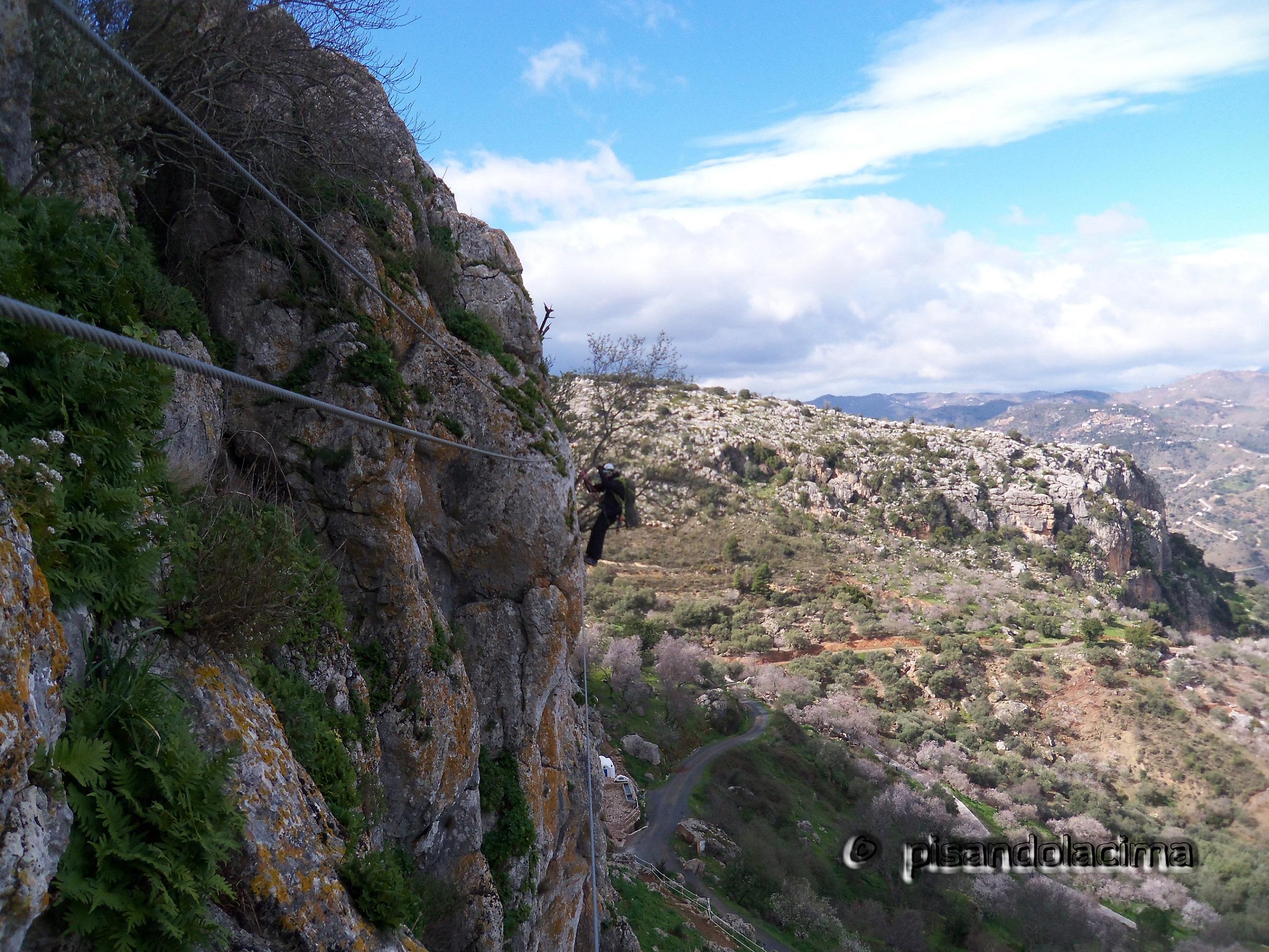 Vía Ferrata Puerta del Agua, por Pisando la cima