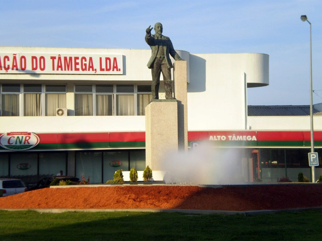 Monumento a Antonio Granjo, por Lala