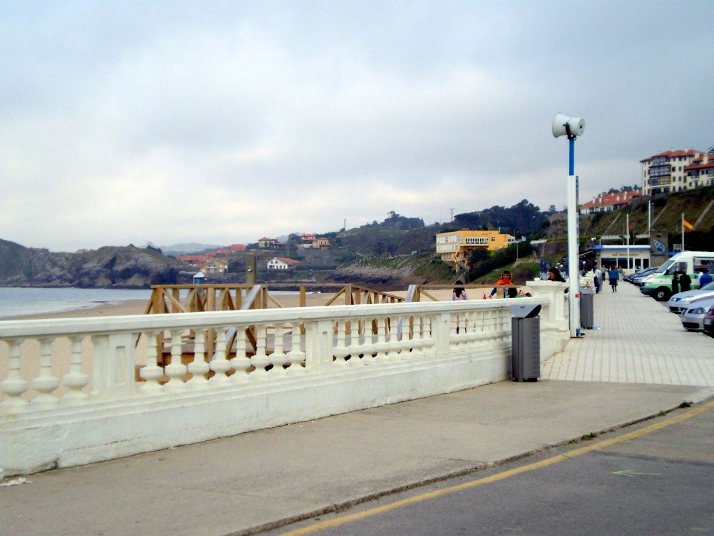 Paseo marítimo de Comillas, por Lala