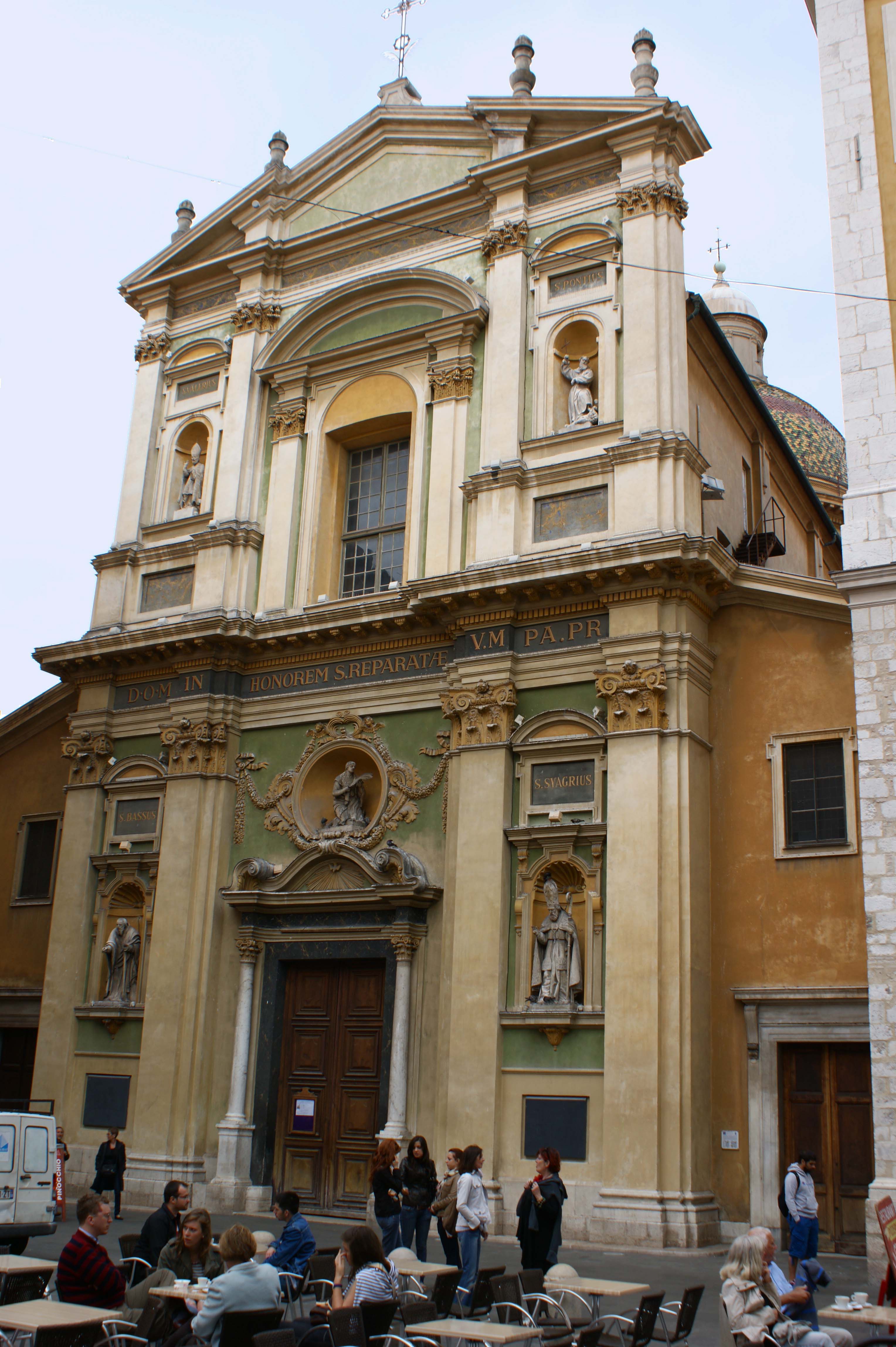 Nice Cathedral, por Anne-Laure Caquineau