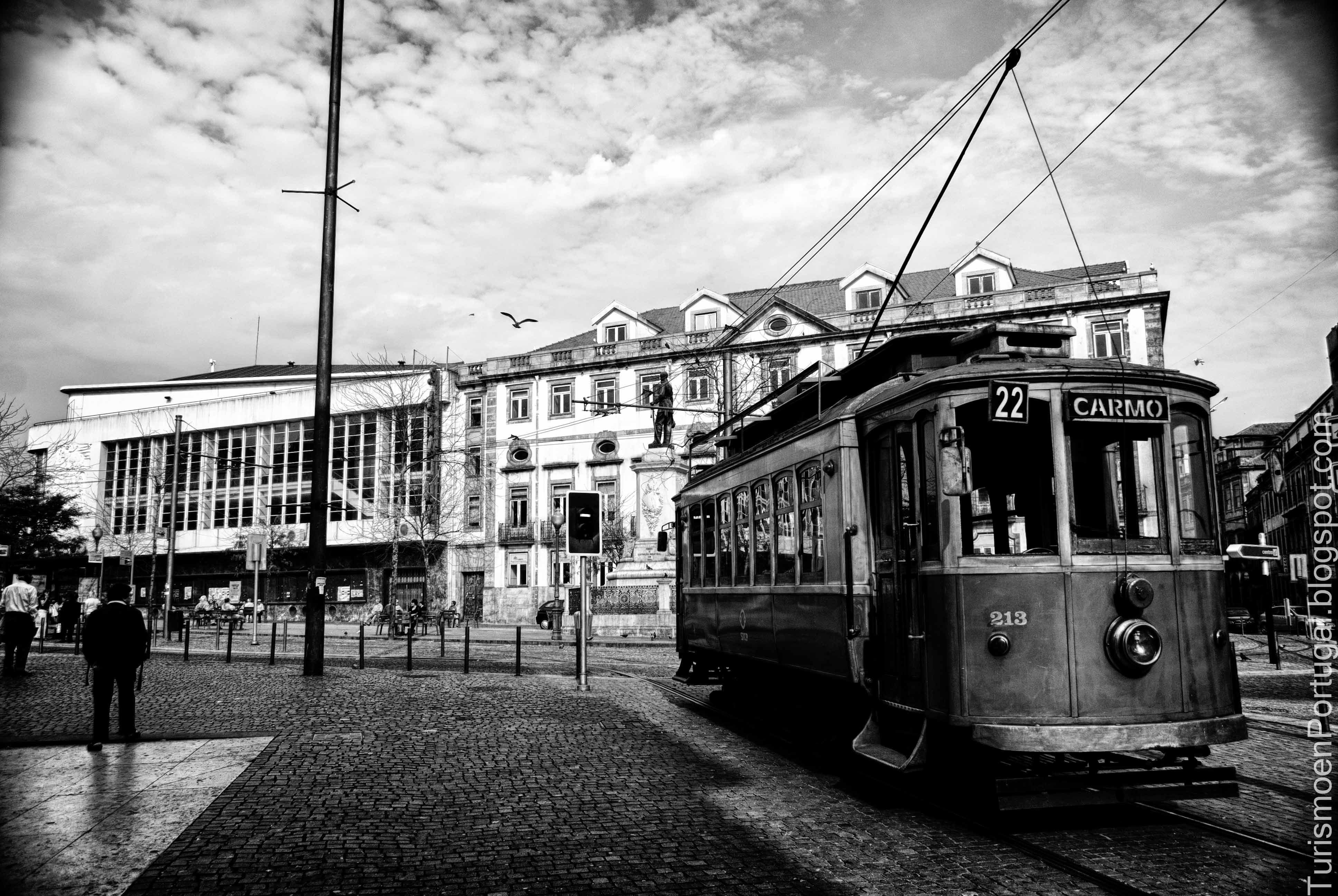 Praça da Batalha - Plaza de Batalla, por Turismo EnPortugal
