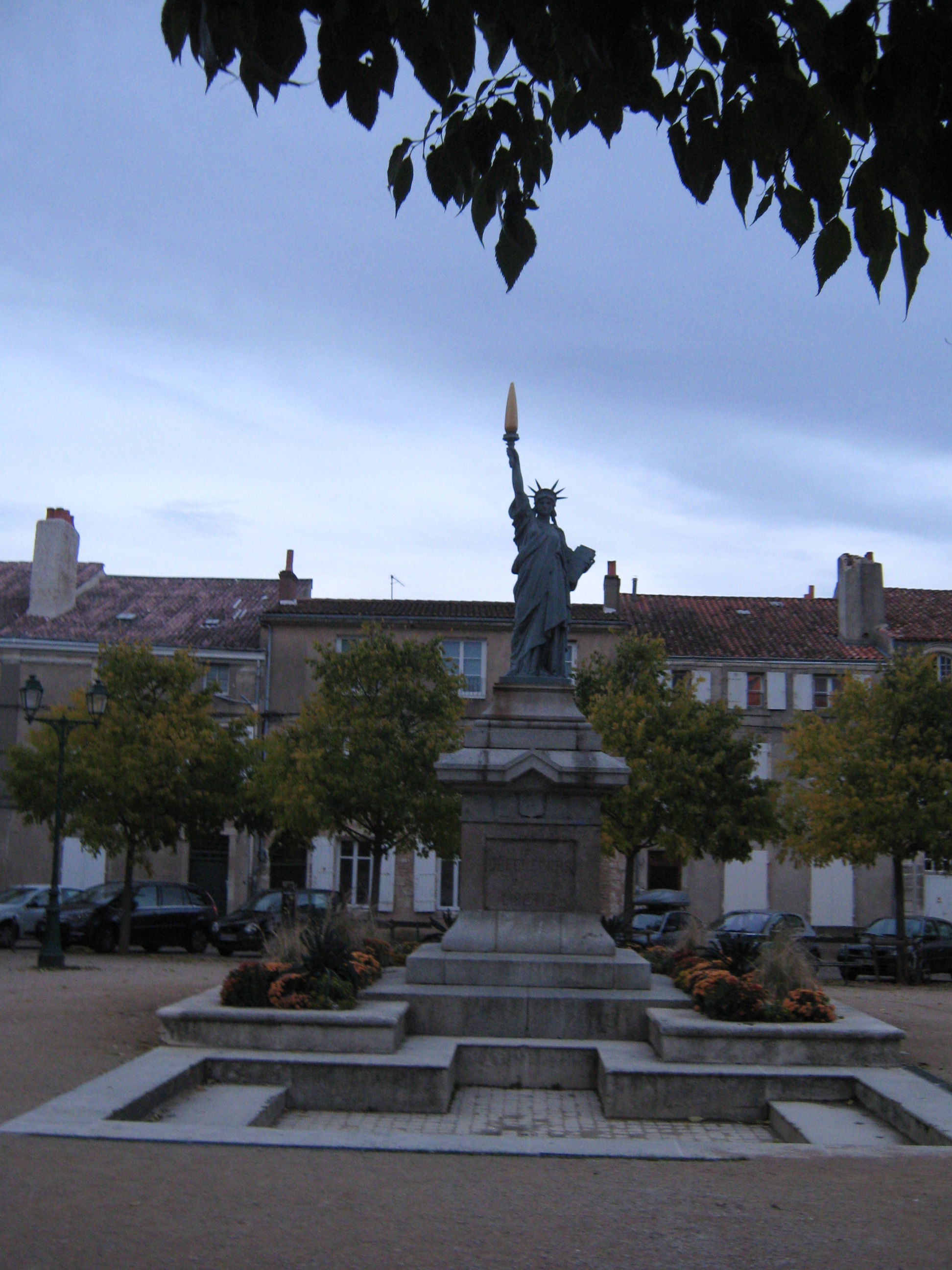 Plaza de la Libertad, por emilie 