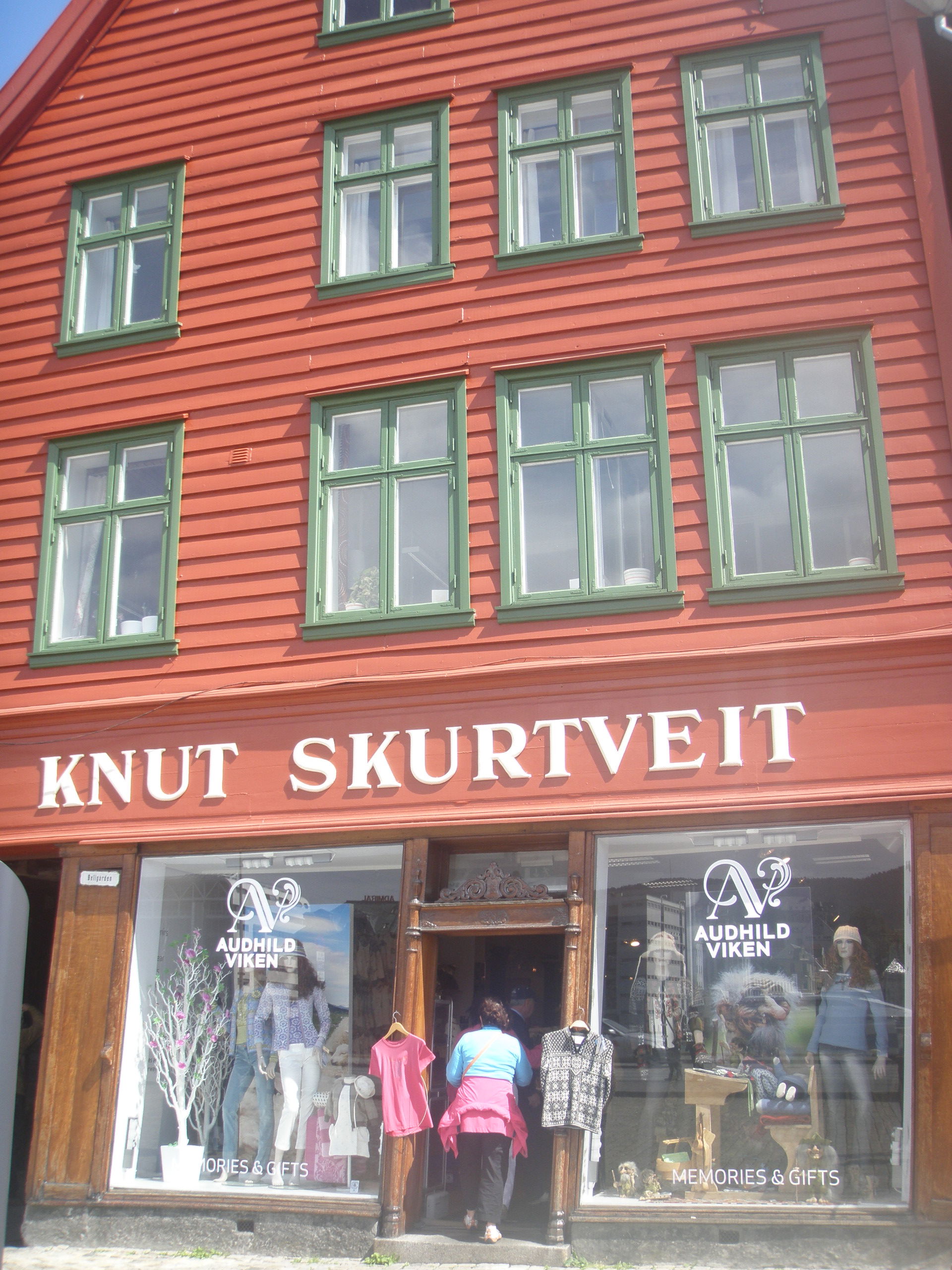 Knut Skurtveit, por Enma