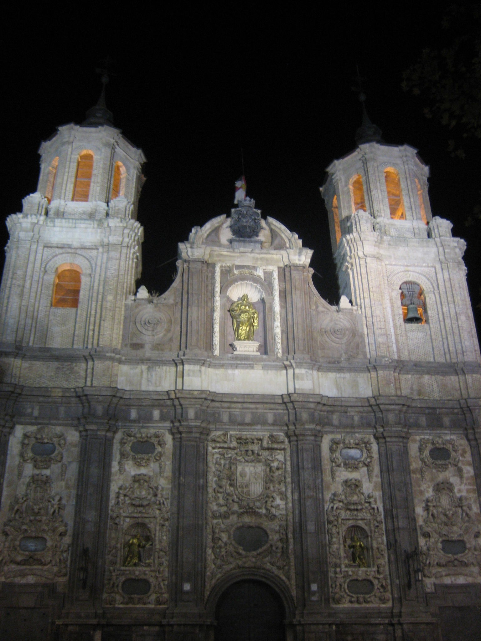 Iglesia de Santa Isabel de Portugal - San Cayetano, por aierim
