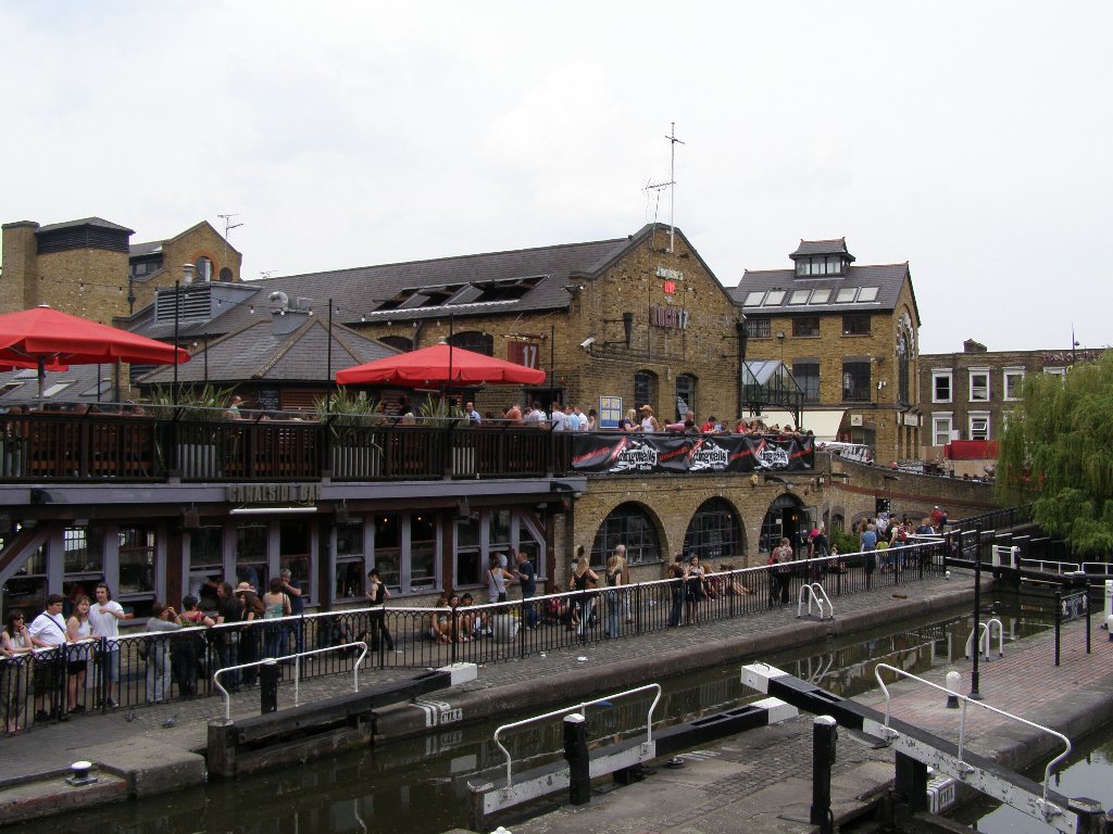 Pasear por los canales de Candem Town, por nuria