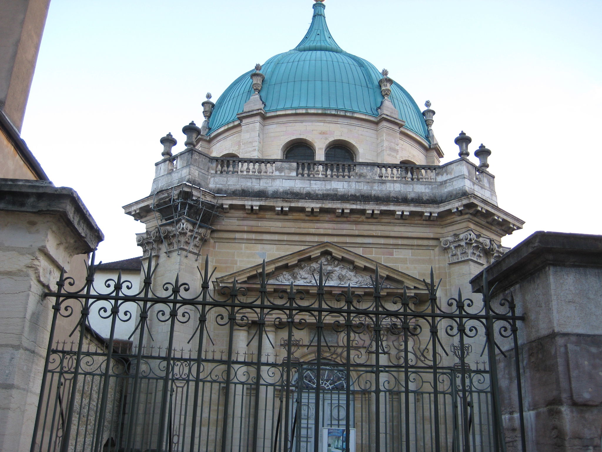 Iglesia Sainte-Anne, por létii