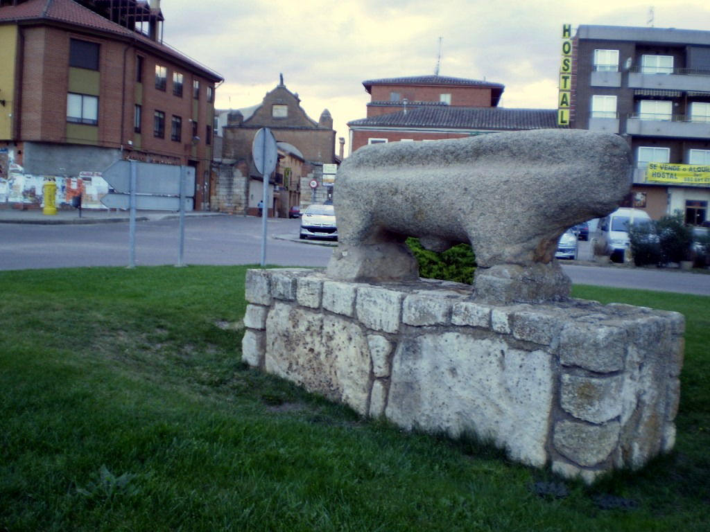 Toro de Piedra o Verraco Celtibérico, por Lala