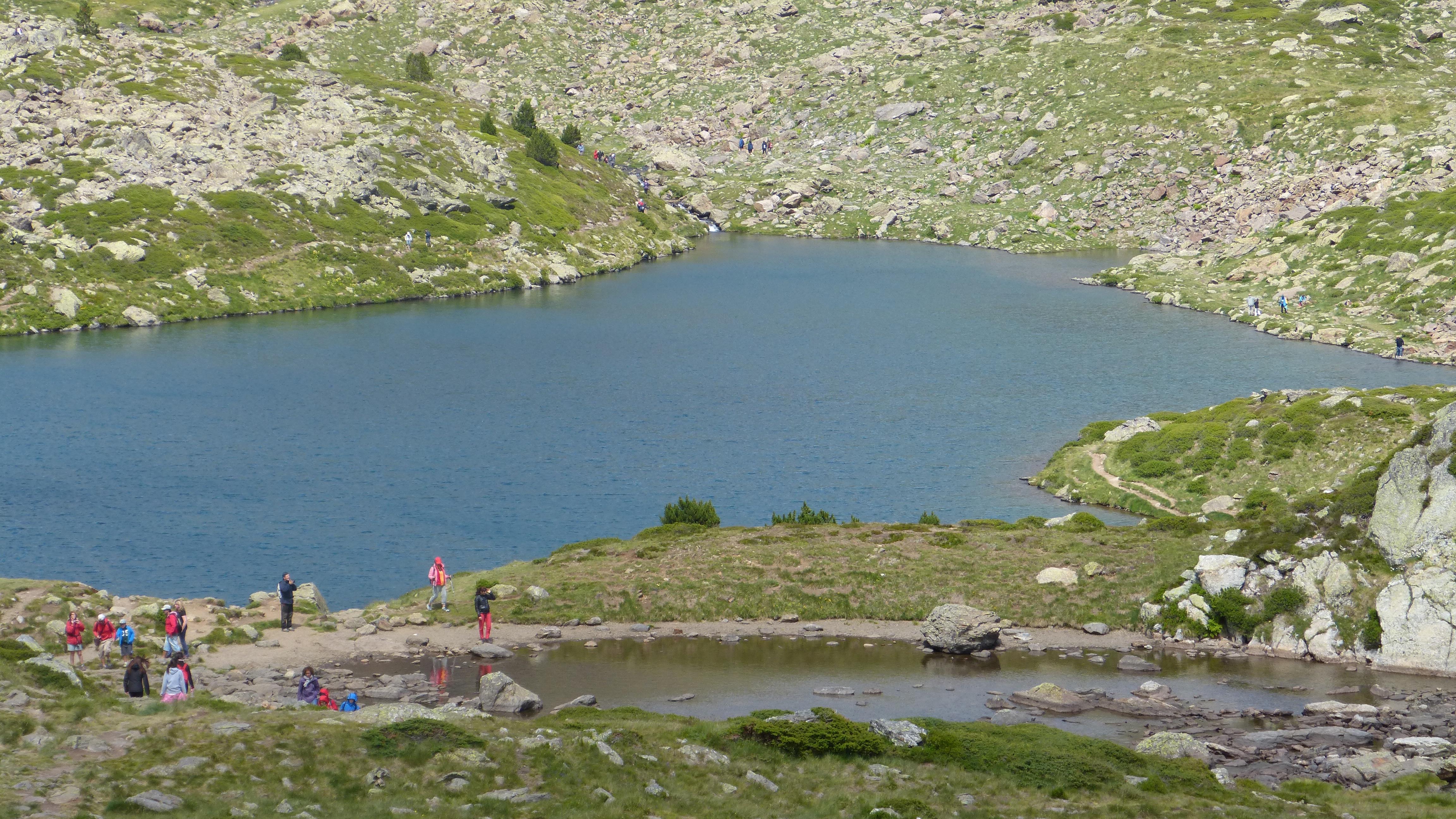 Estany Primer Tristaina, por MundoXDescubrir