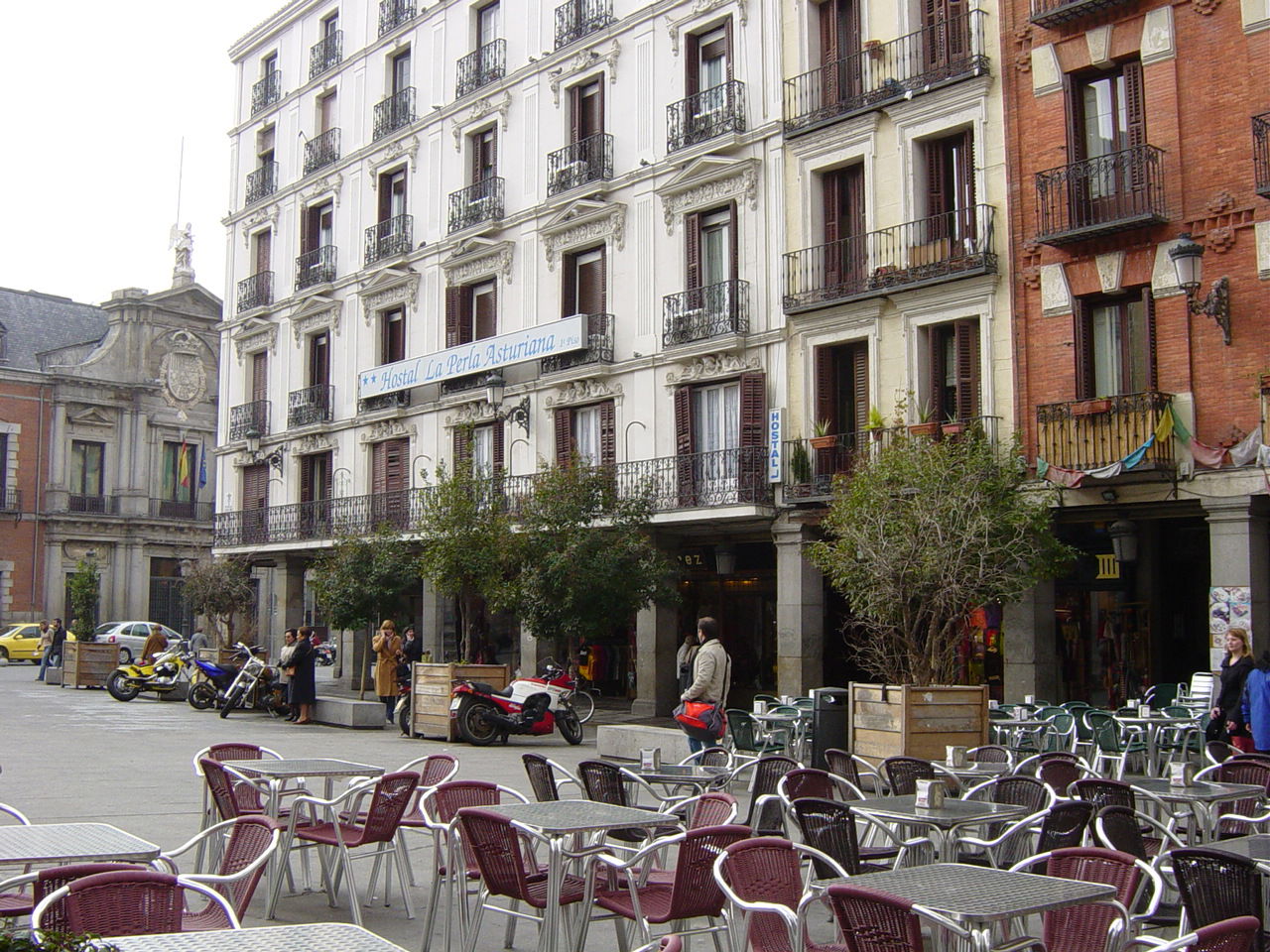 Plaza de Santa Cruz en Madrid 1 opiniones y 5 fotos