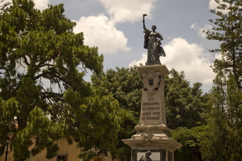 Monumento a la Corregidora, por Sebastian Muñoz