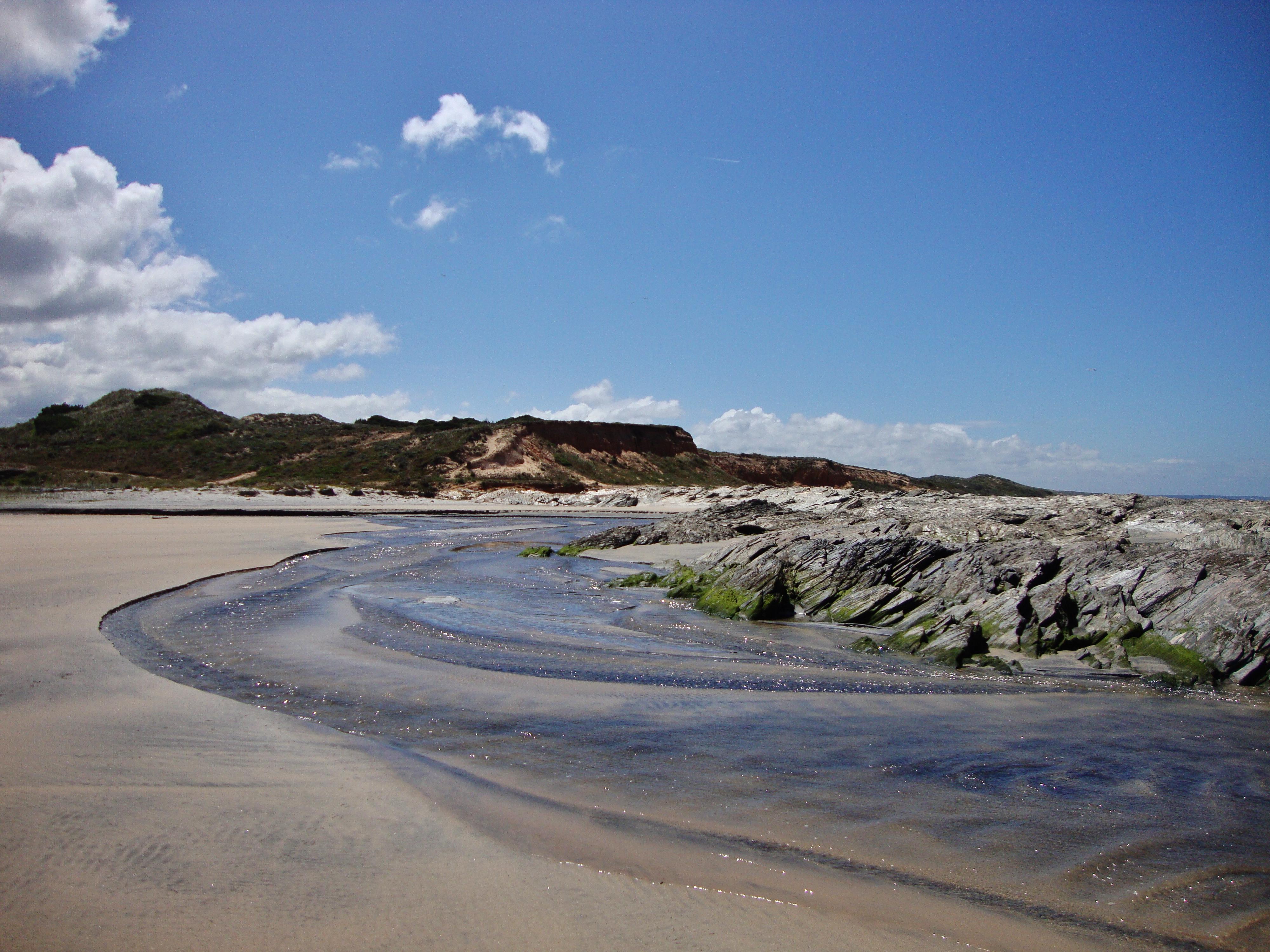 Playa de São Torpes, por Helena Compadre