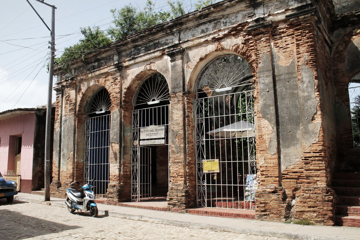 Teatro Brunet, por Julia y Miguel