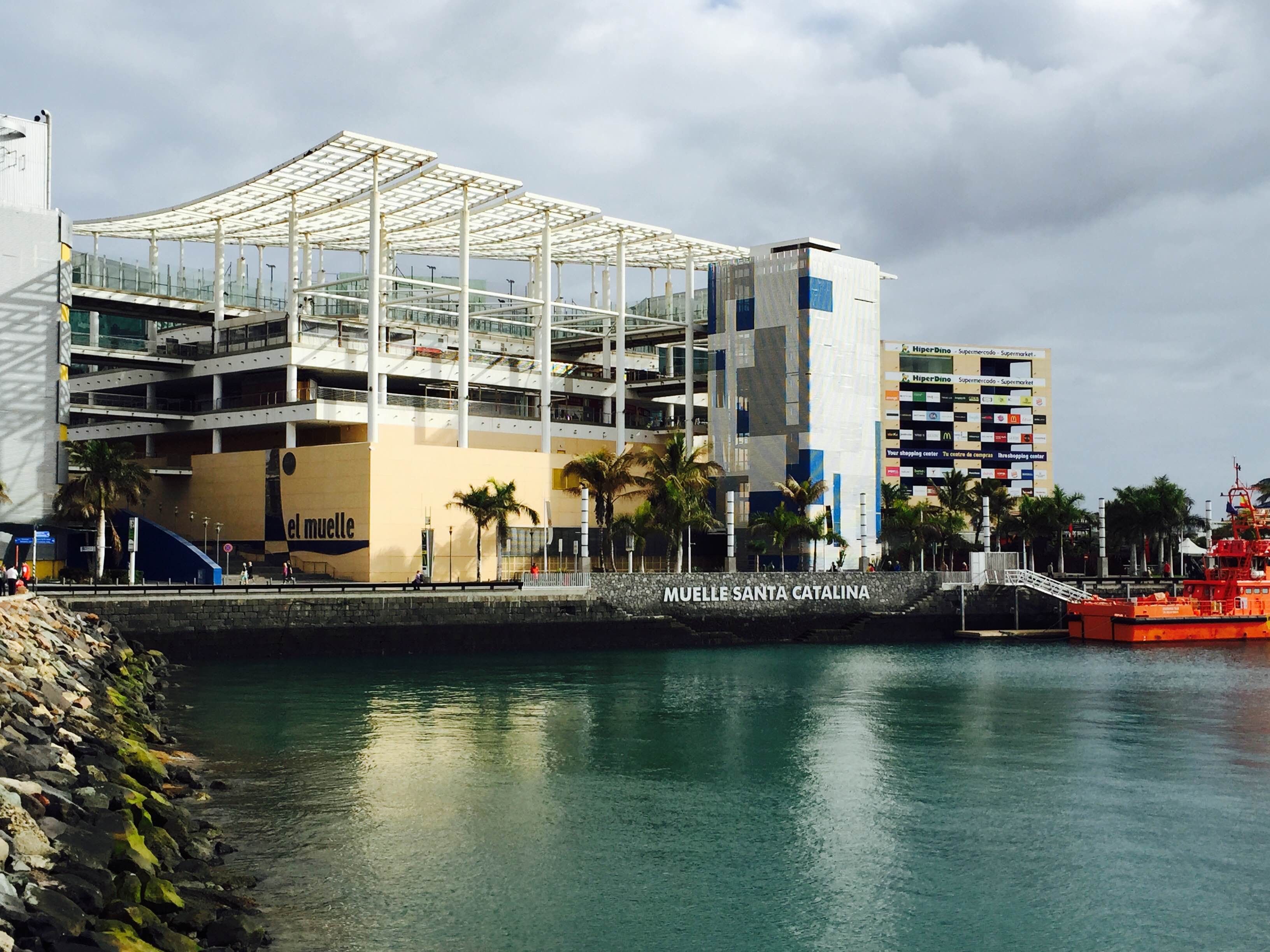 Centro Comercial El Muelle, por Angel Cardeña